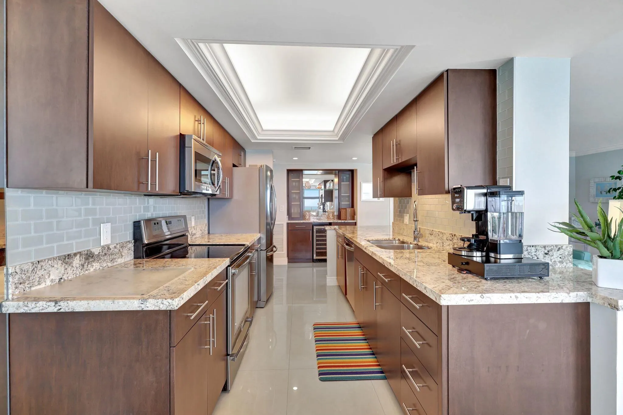 5460 N Ocean Drive, #7a