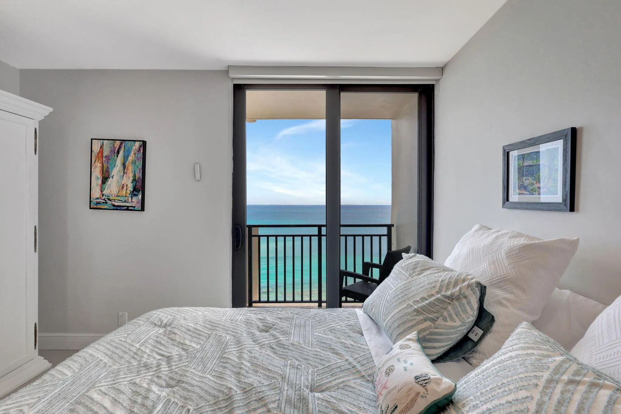 5460 N Ocean Drive, #7a