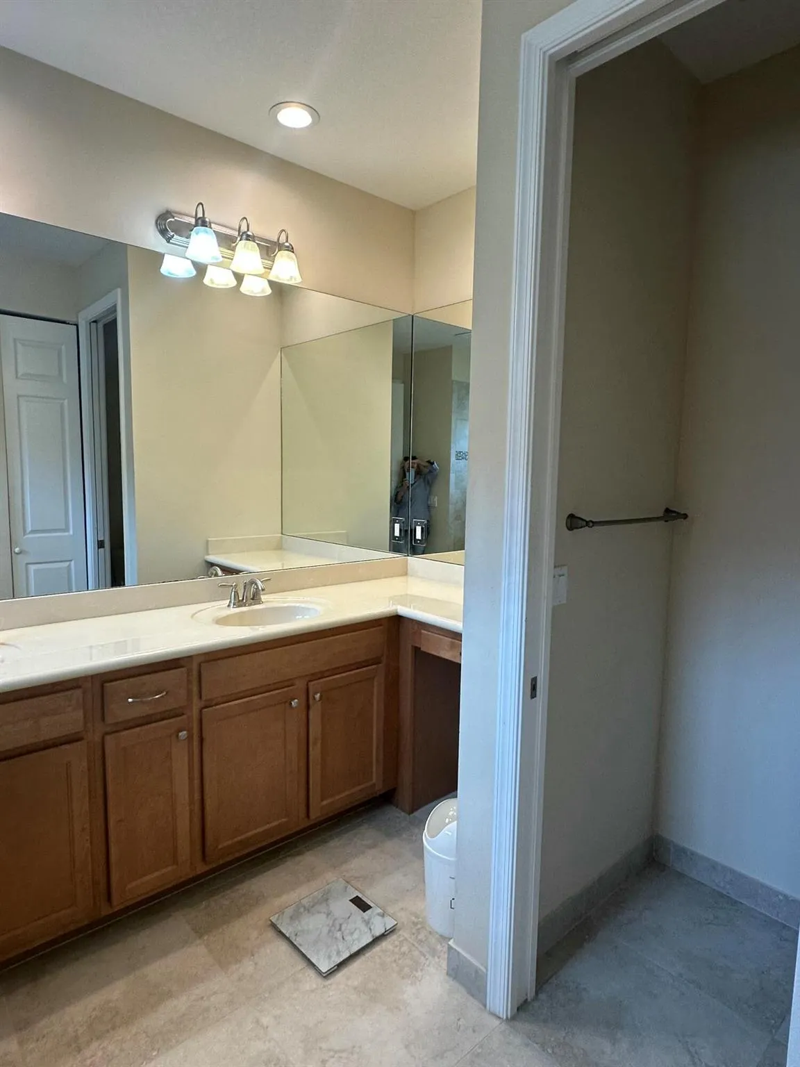 11922 SW Crestwood Circle