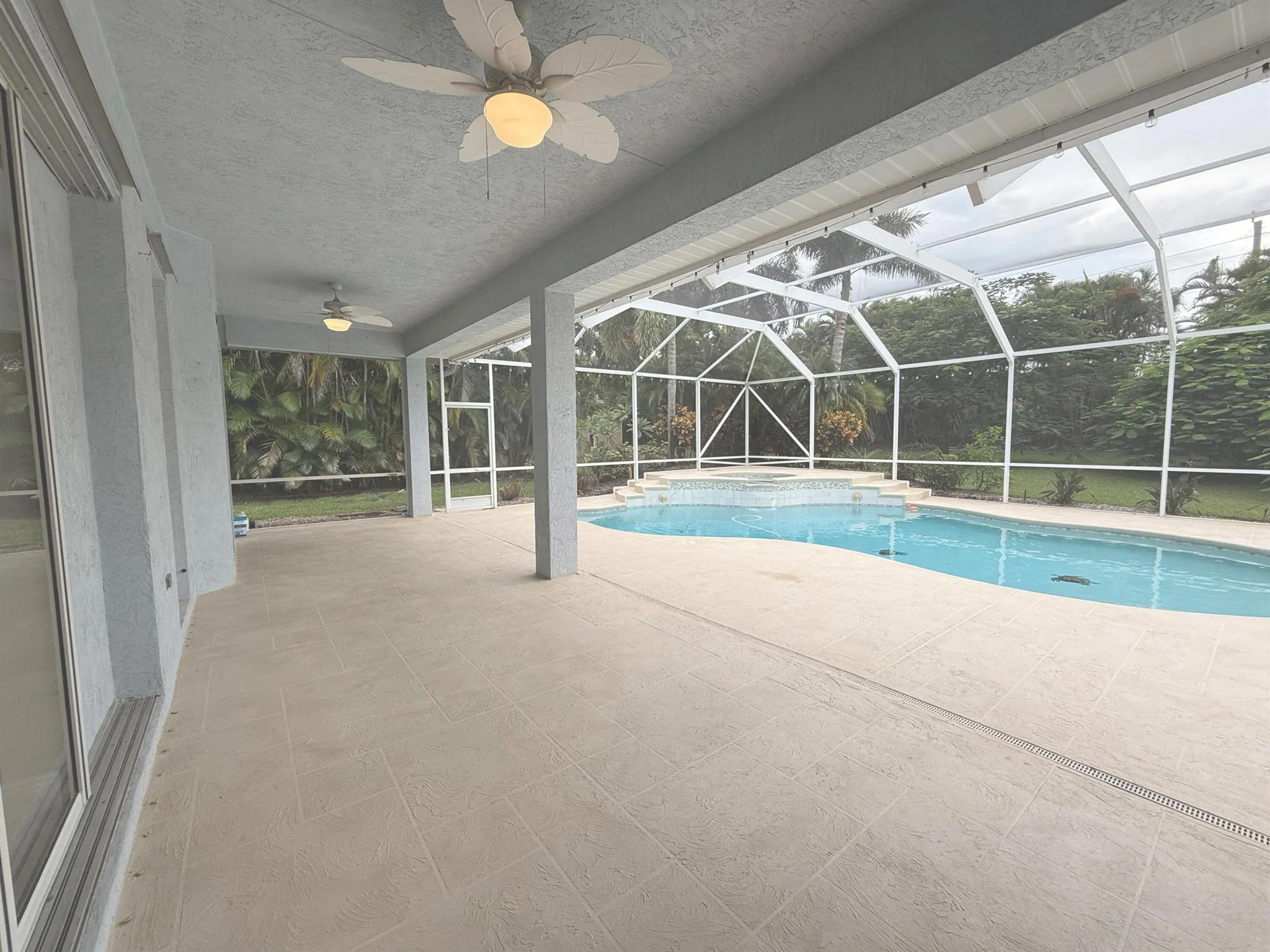 4821 SW Lake Grove Circle