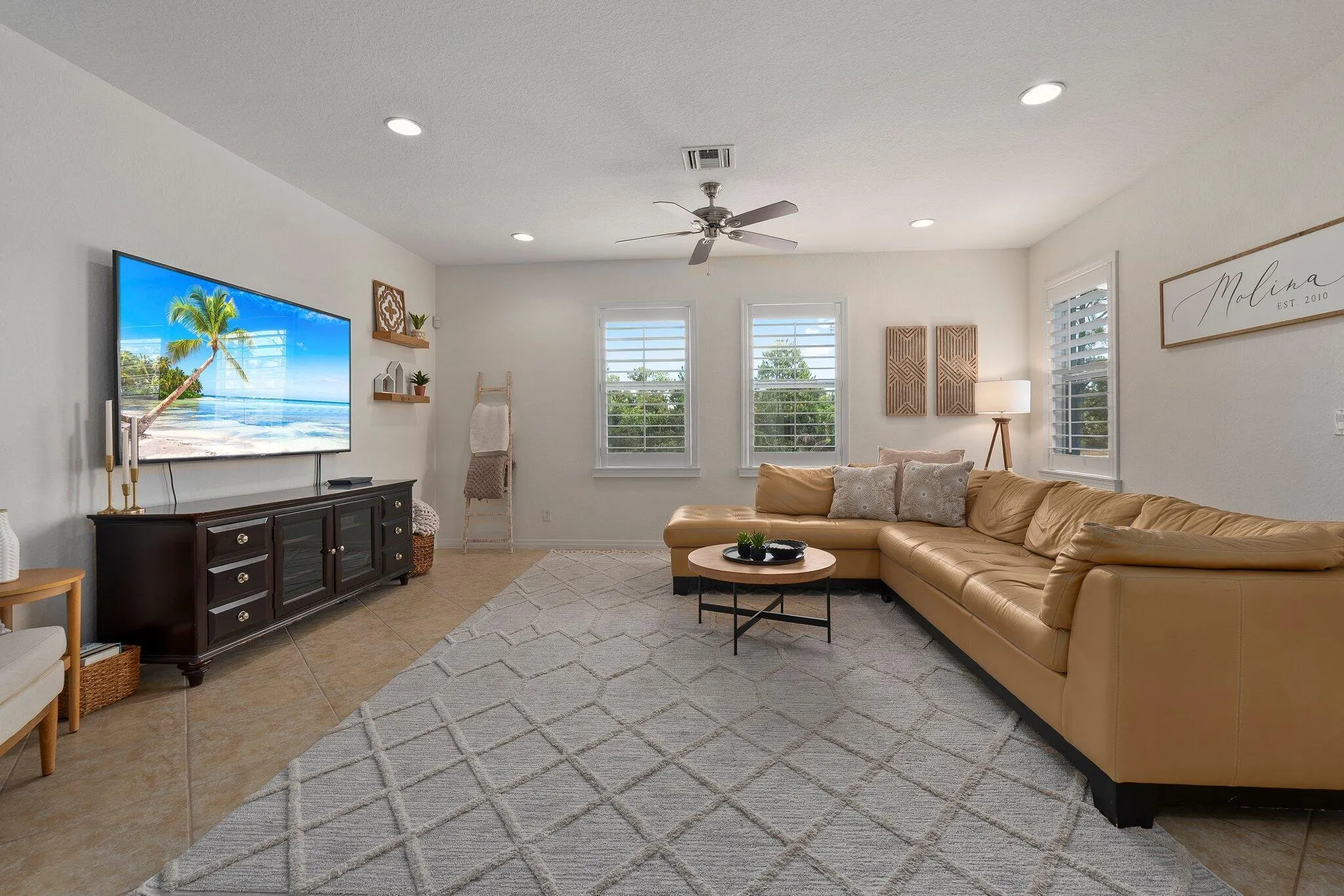 709 SW Sun Circle