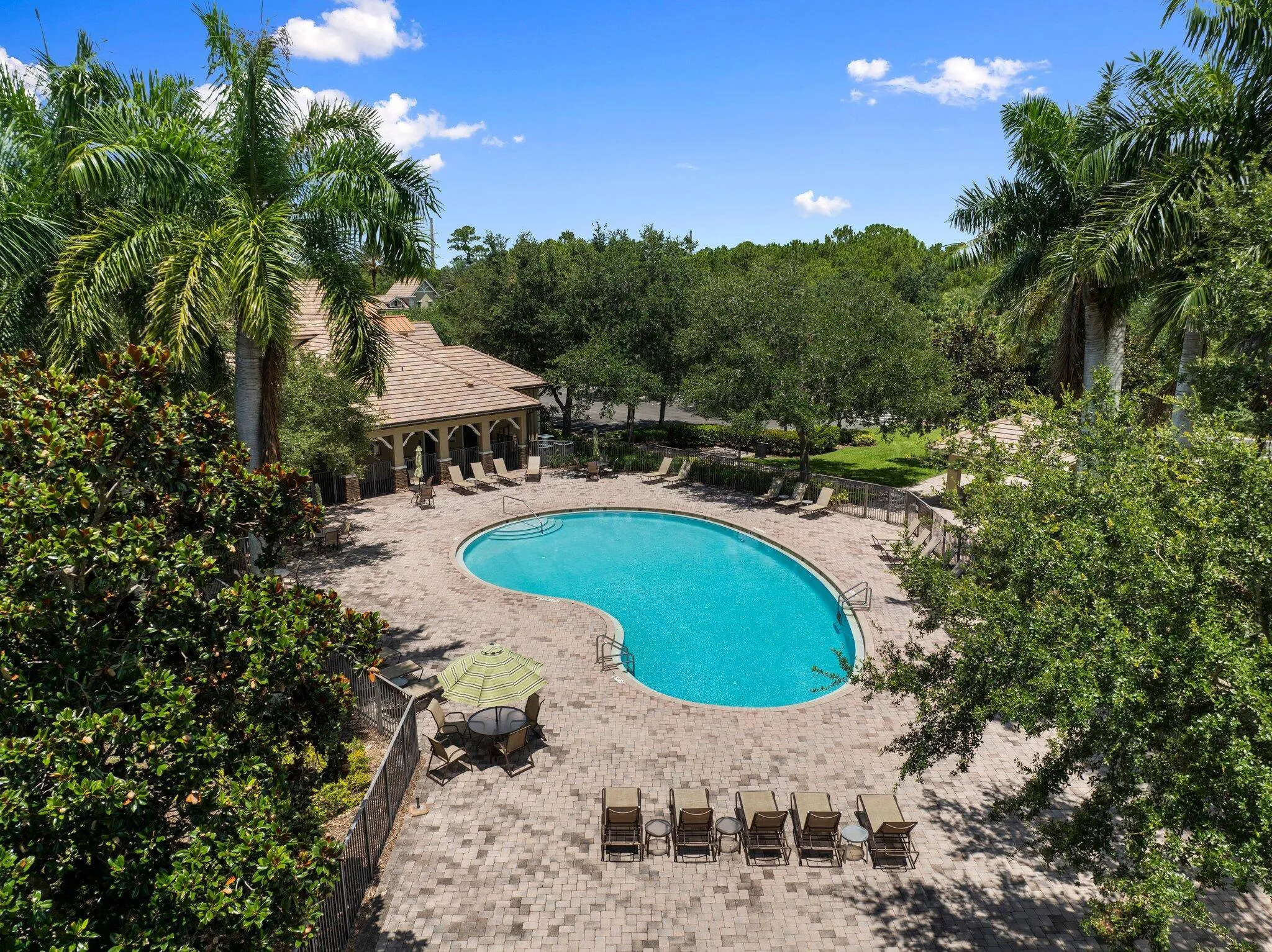 709 SW Sun Circle