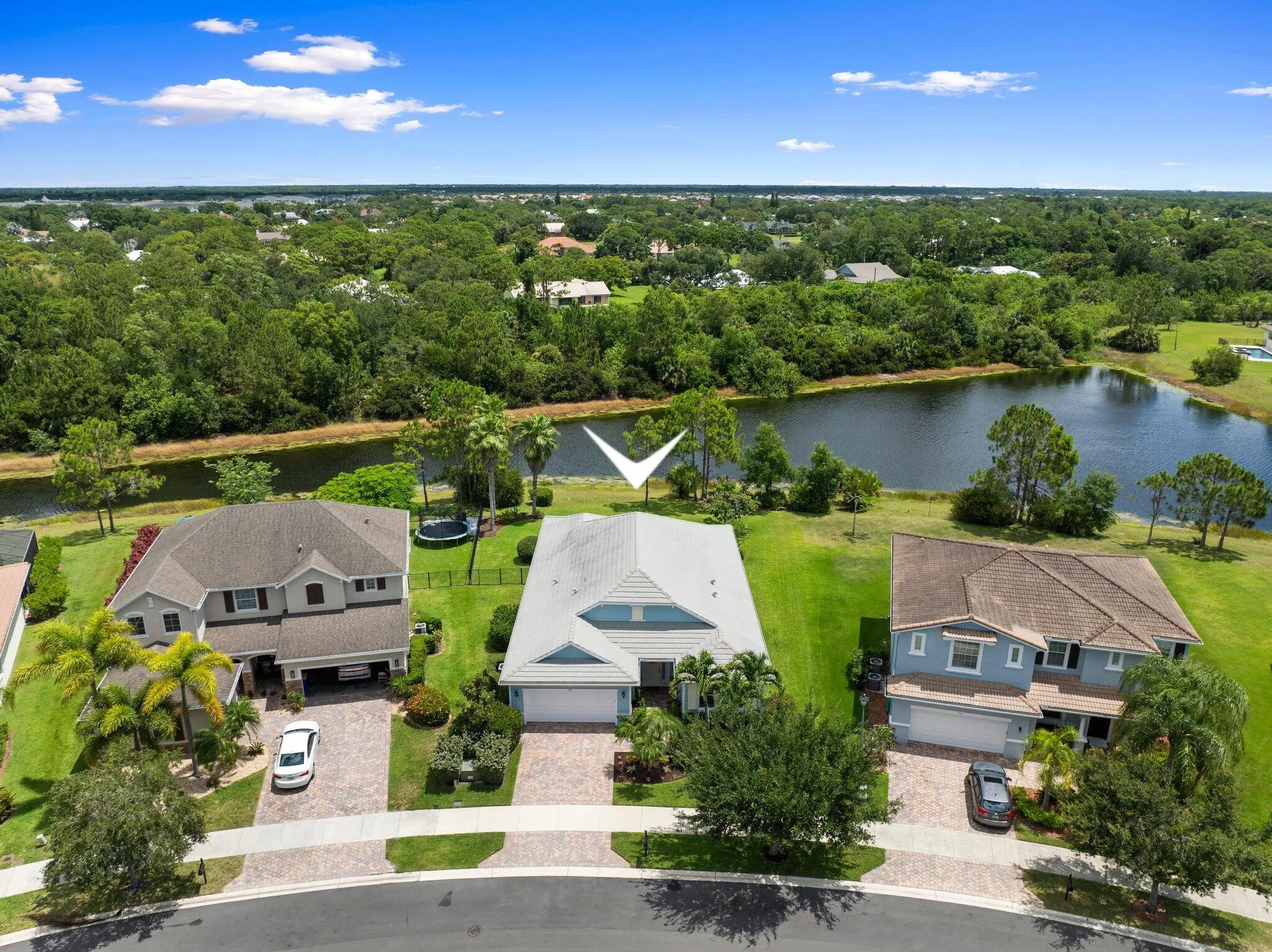 709 SW Sun Circle
