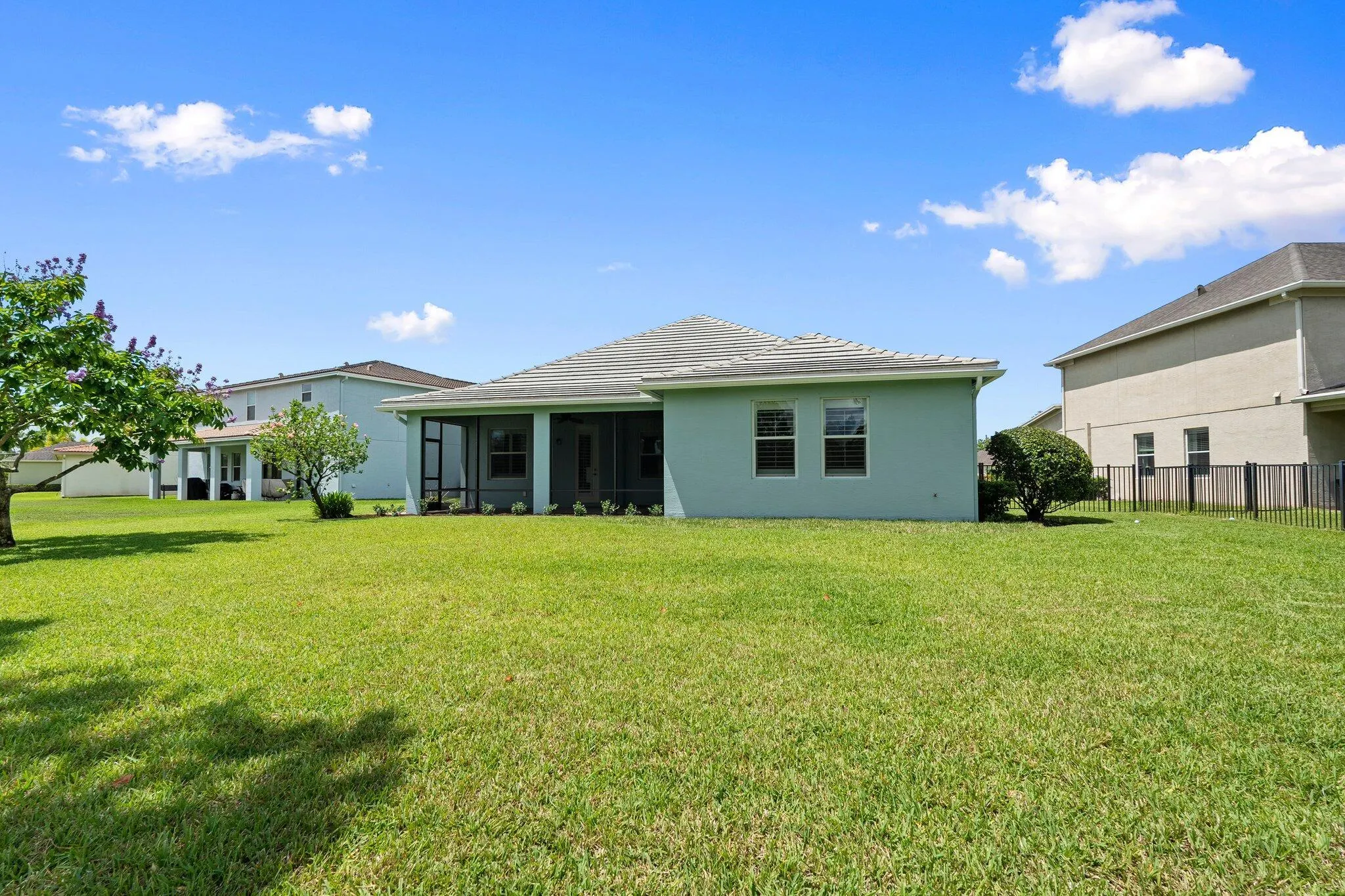 709 SW Sun Circle