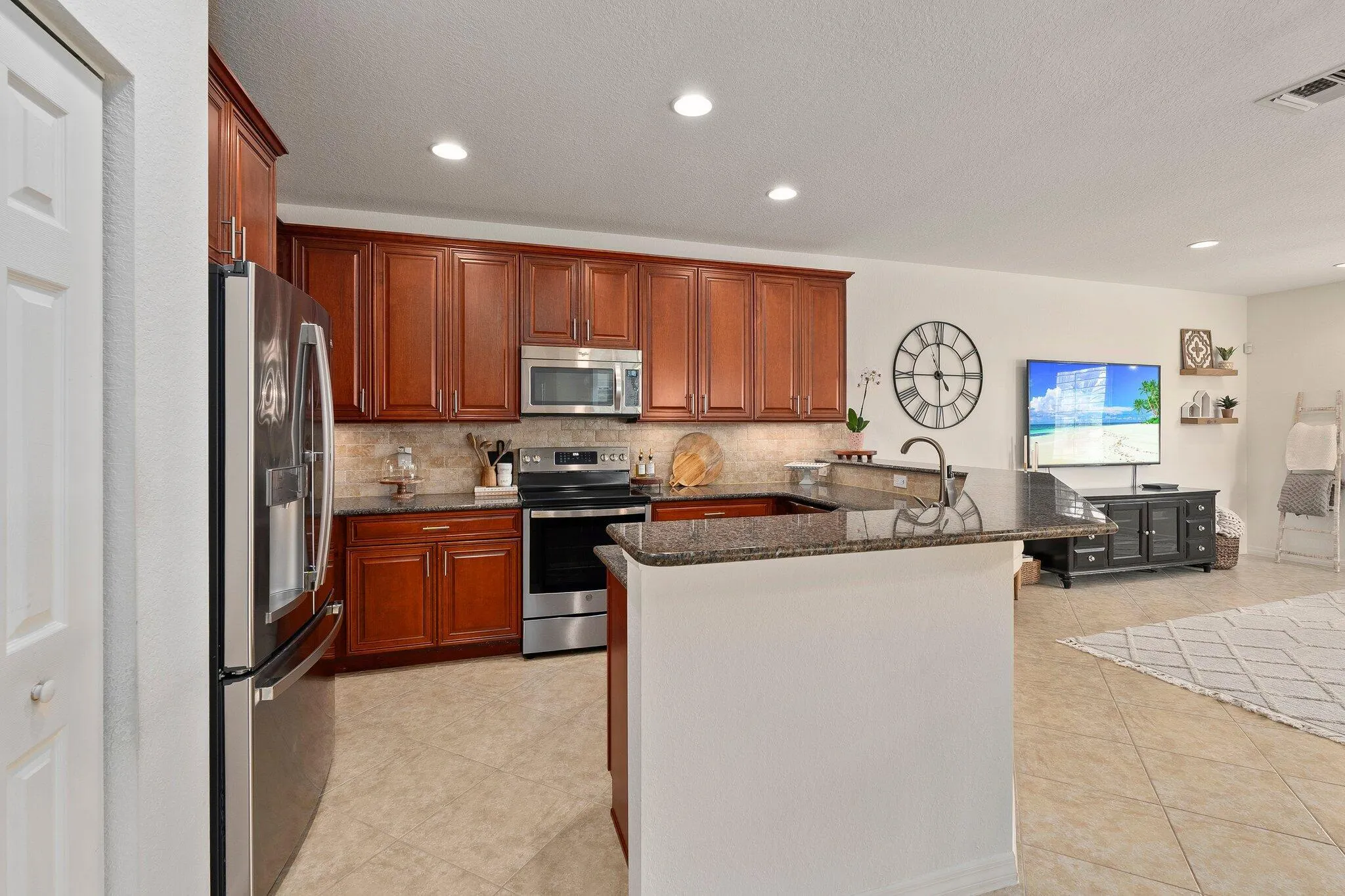 709 SW Sun Circle