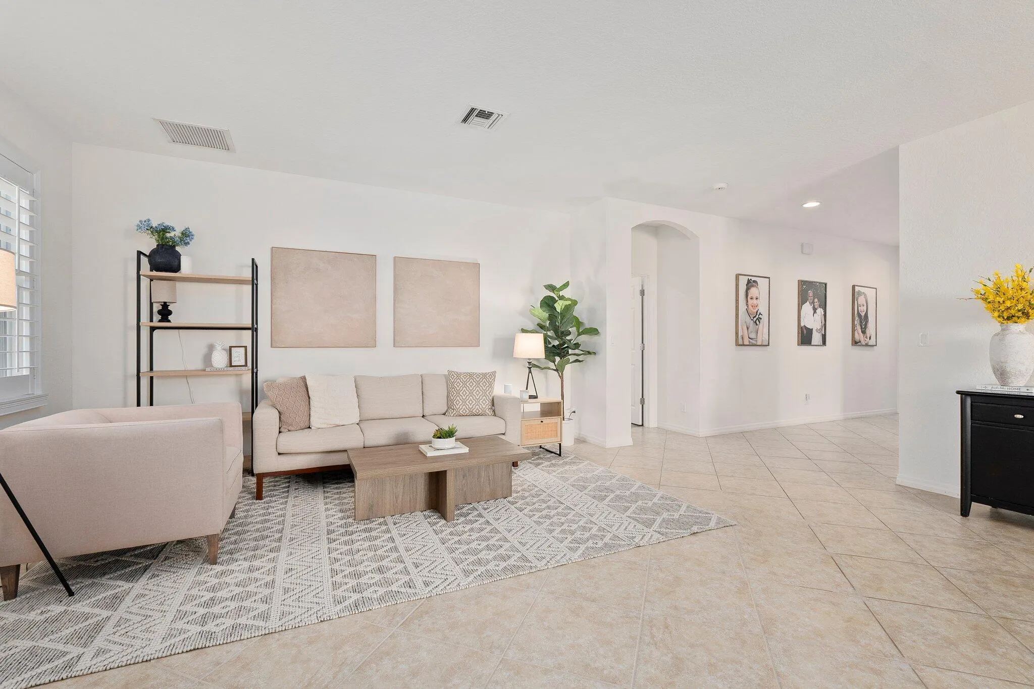 709 SW Sun Circle