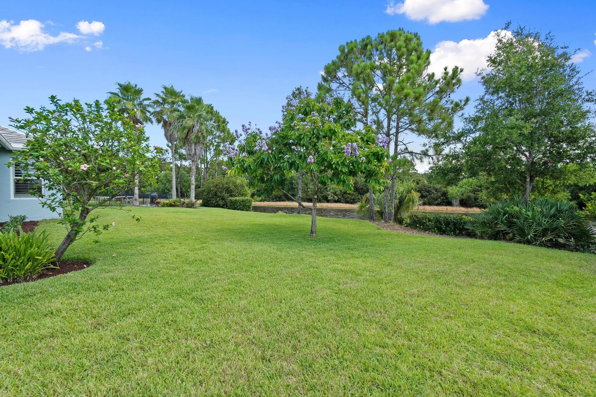 709 SW Sun Circle