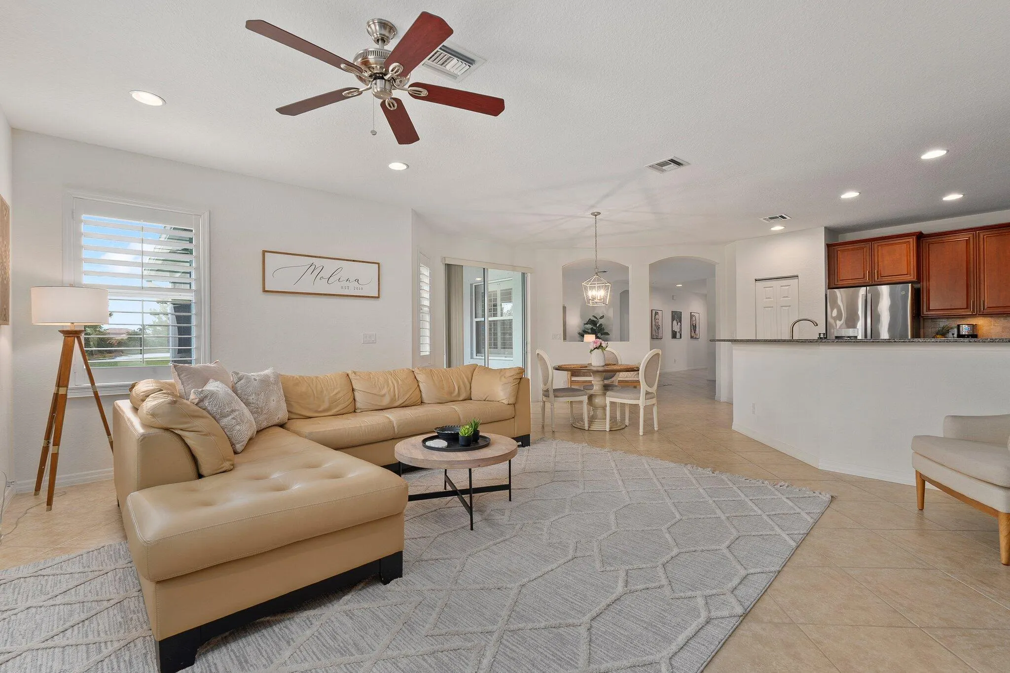 709 SW Sun Circle