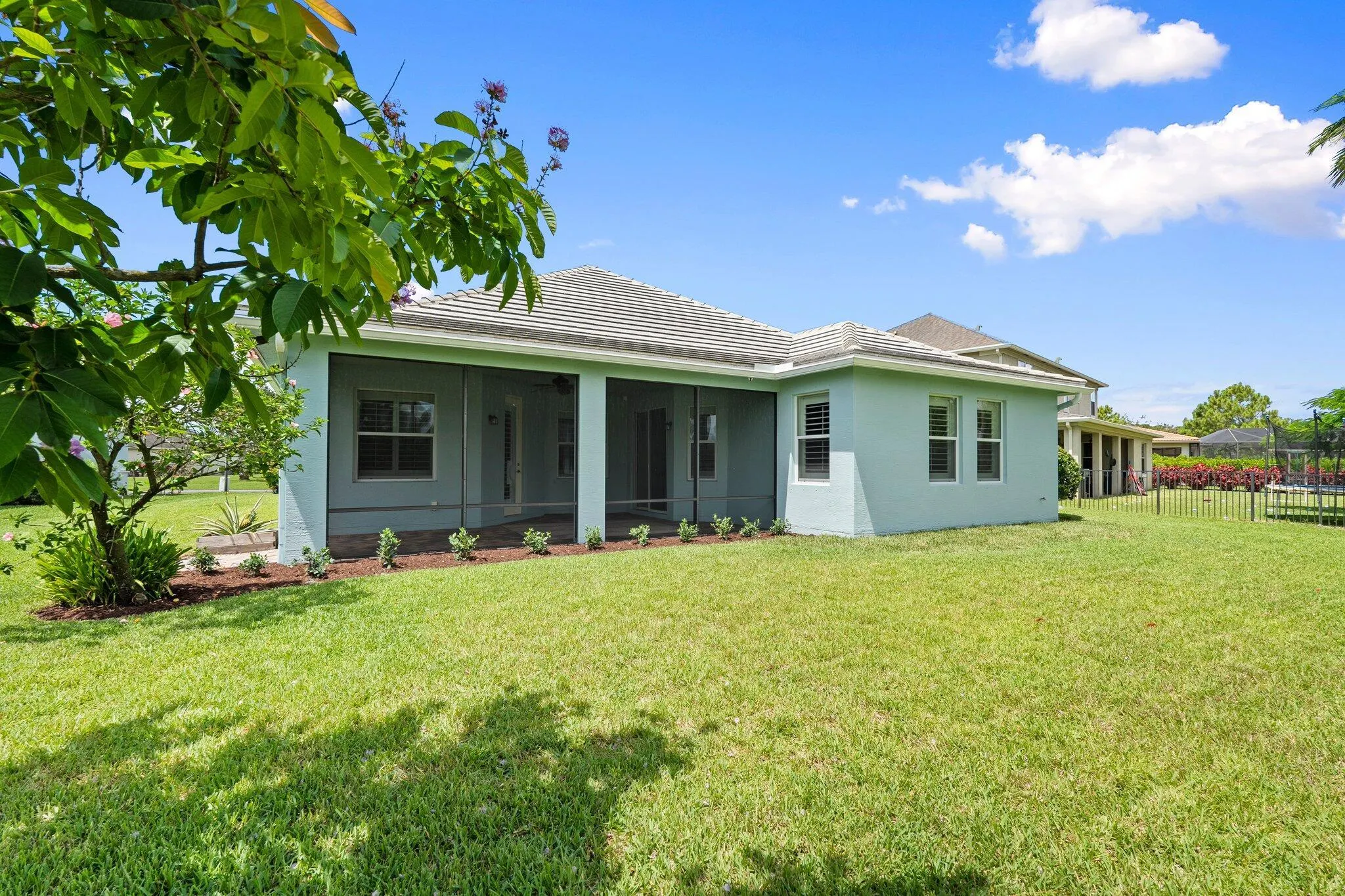 709 SW Sun Circle