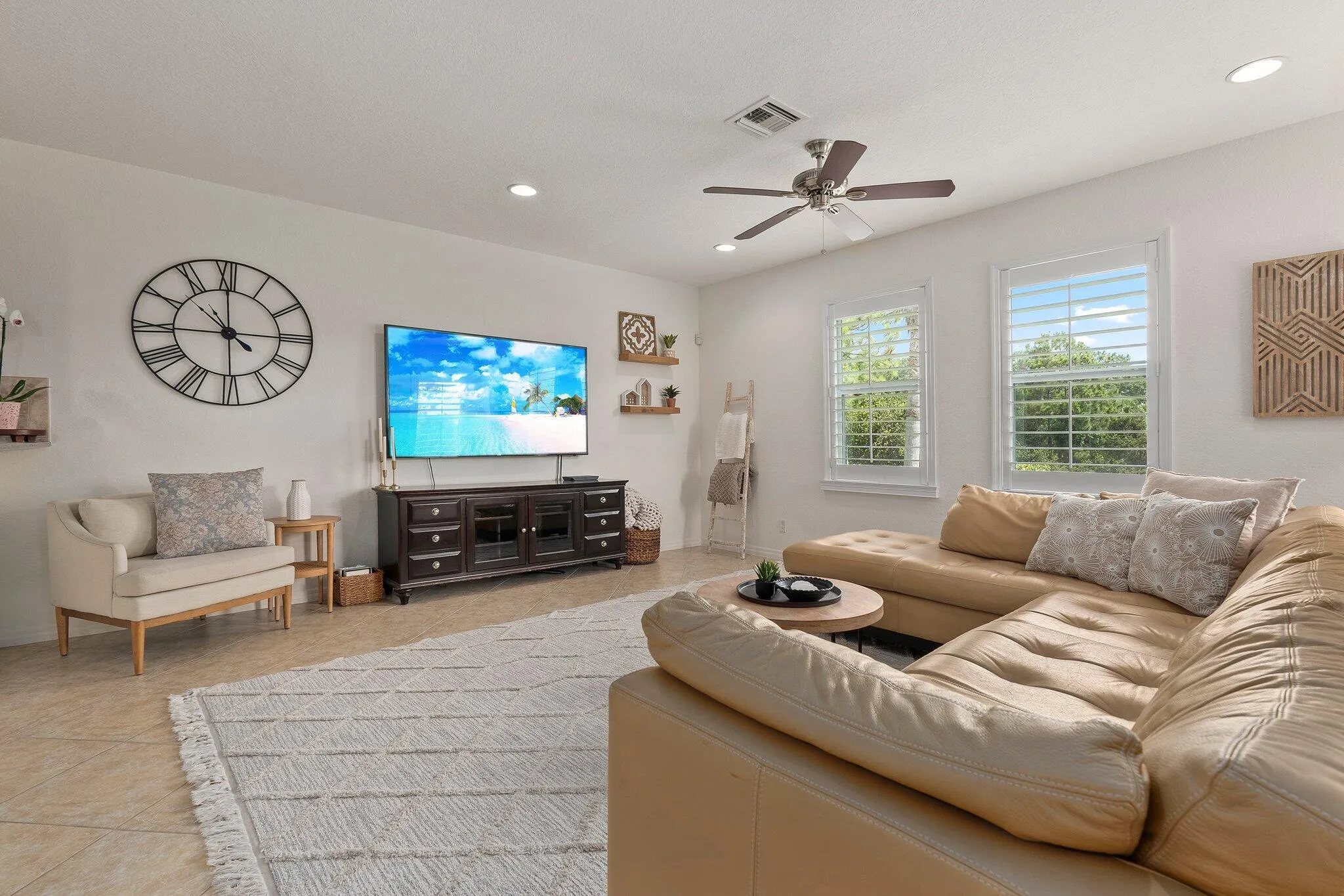 709 SW Sun Circle