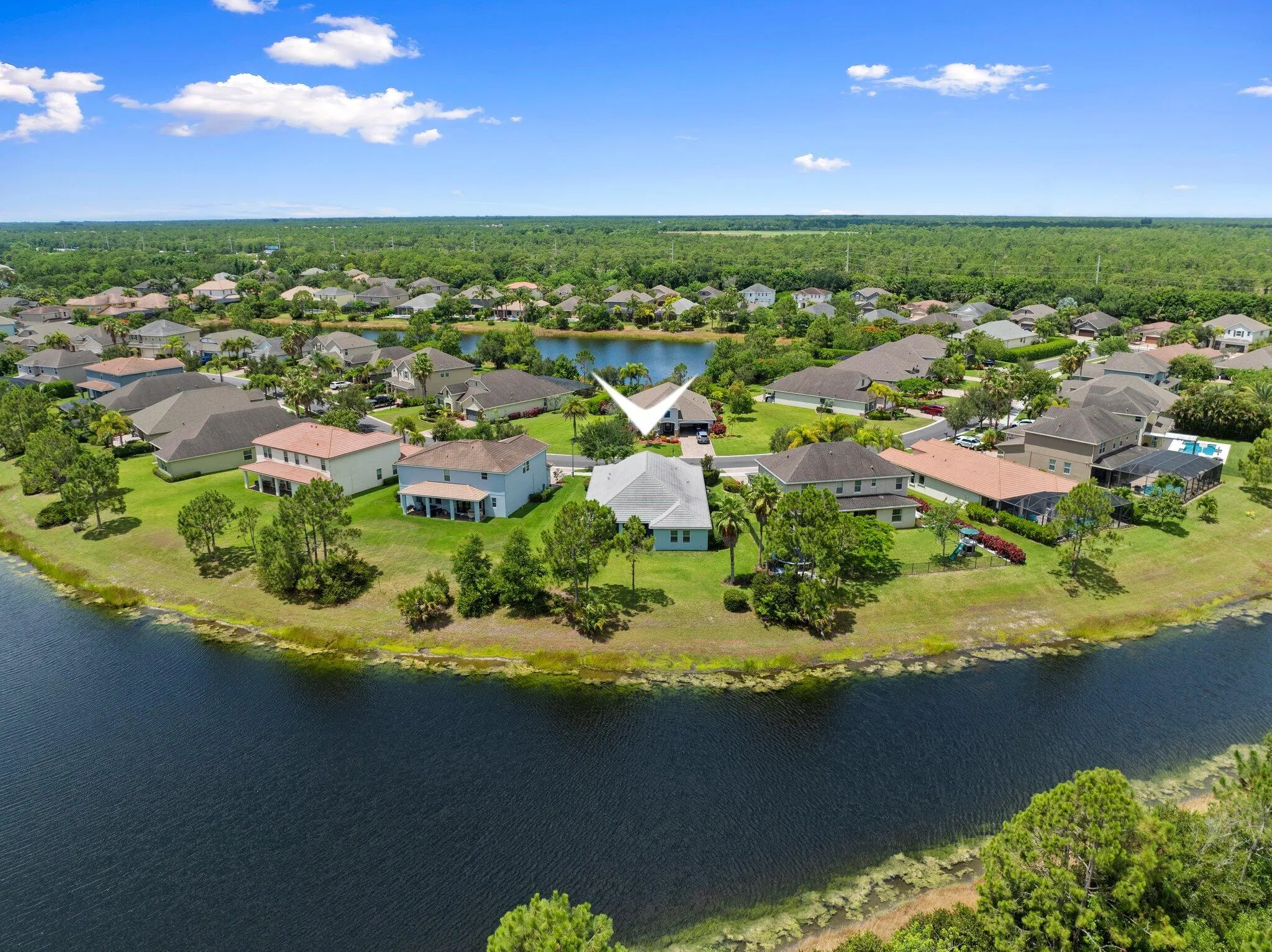 709 SW Sun Circle