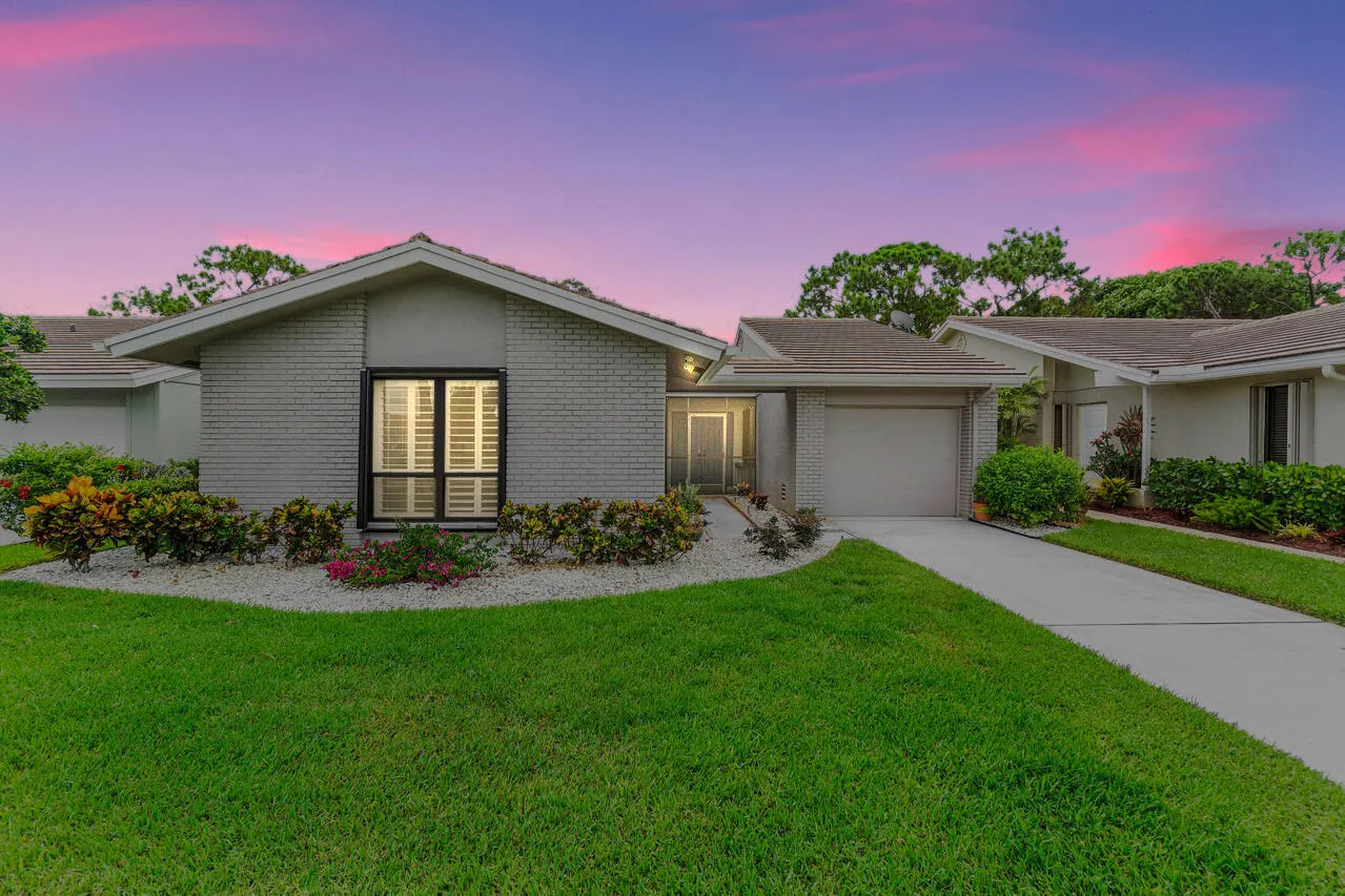 2705 SW Egret Pond Circle