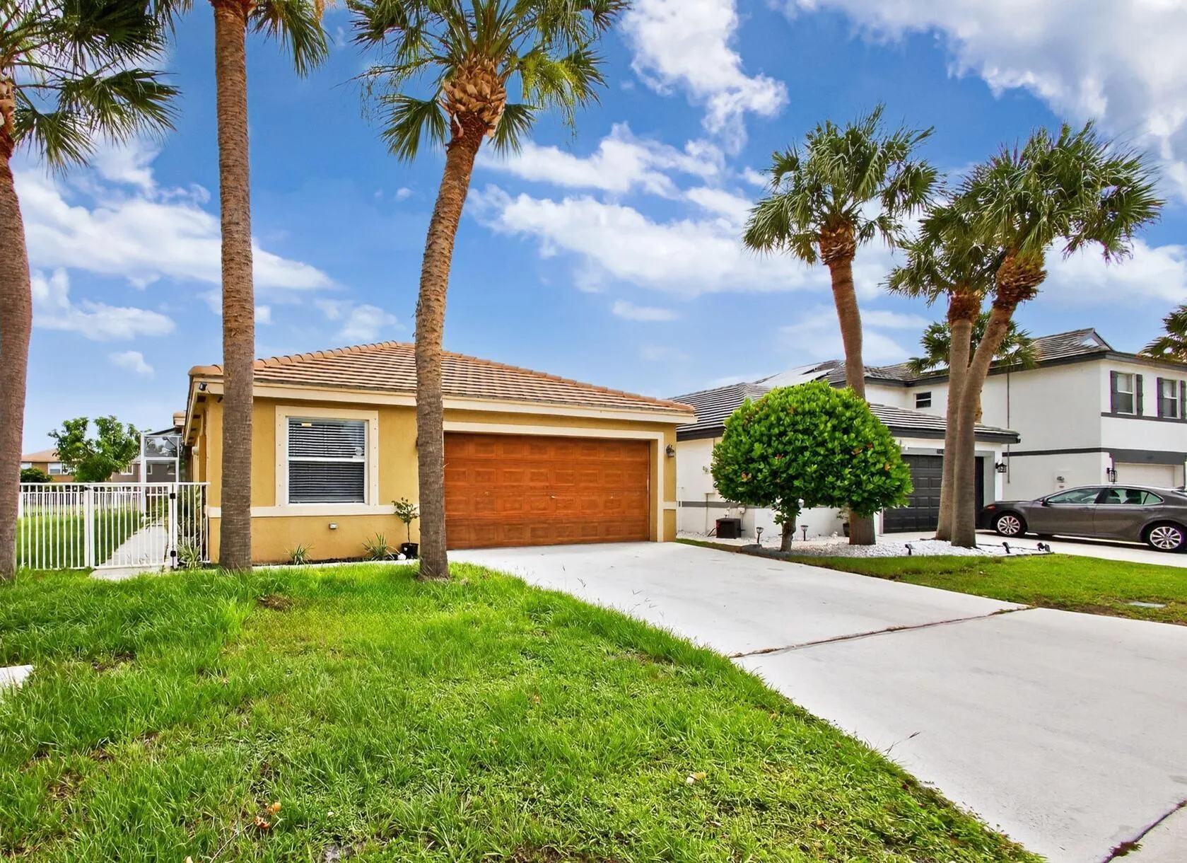 6121 Spring Isles Boulevard