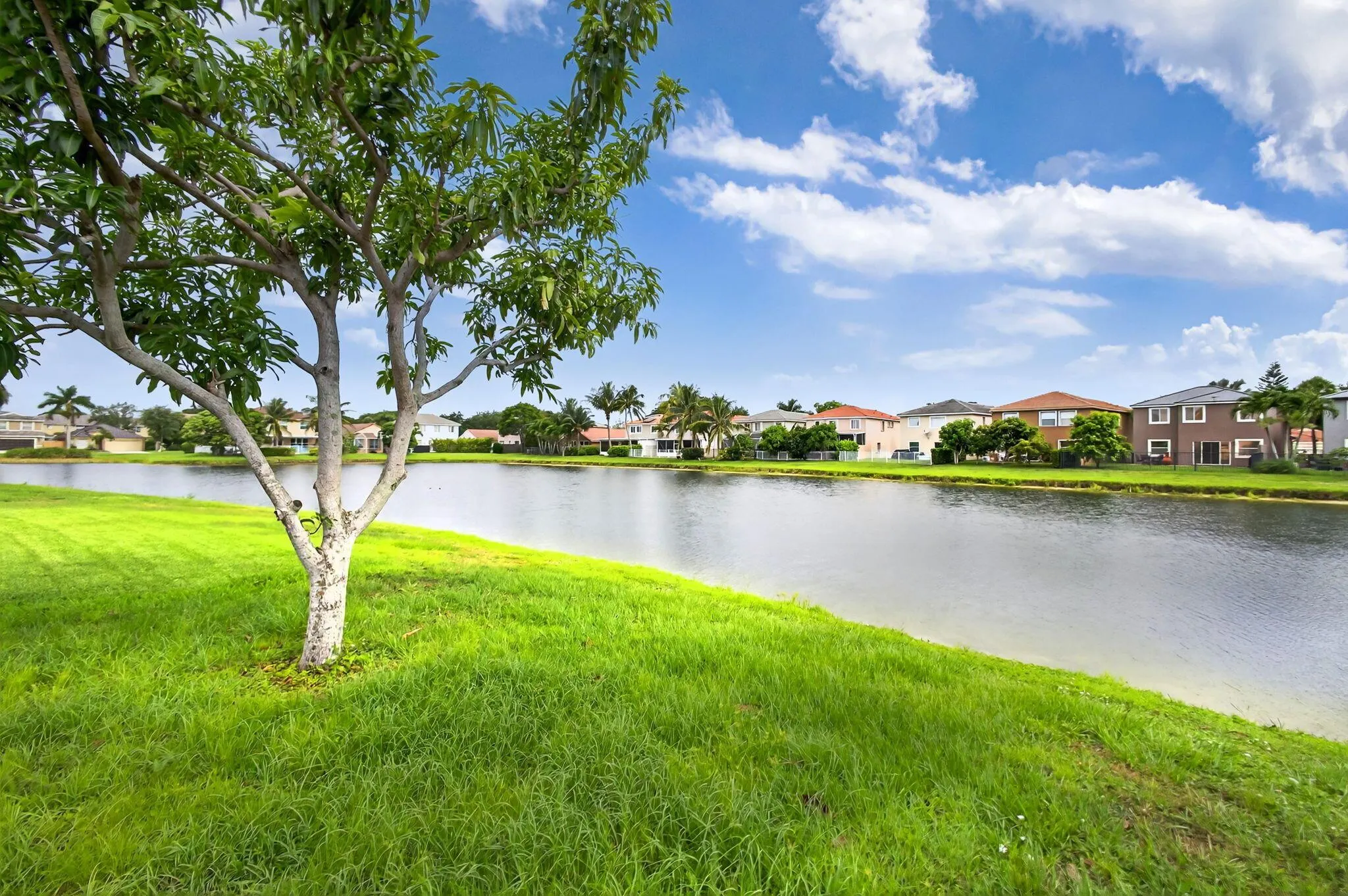 6121 Spring Isles Boulevard