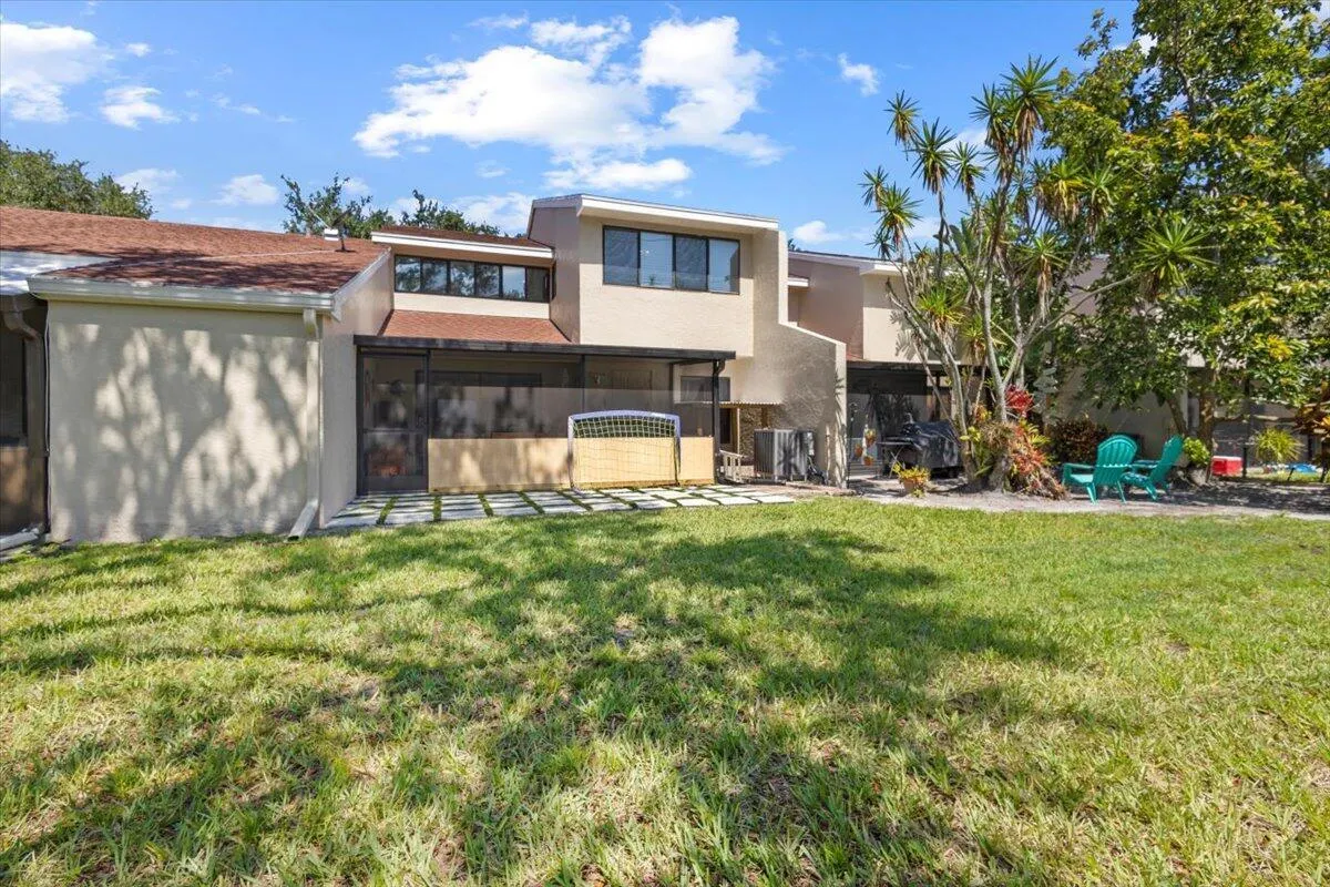 1635 SW Crossing Circle