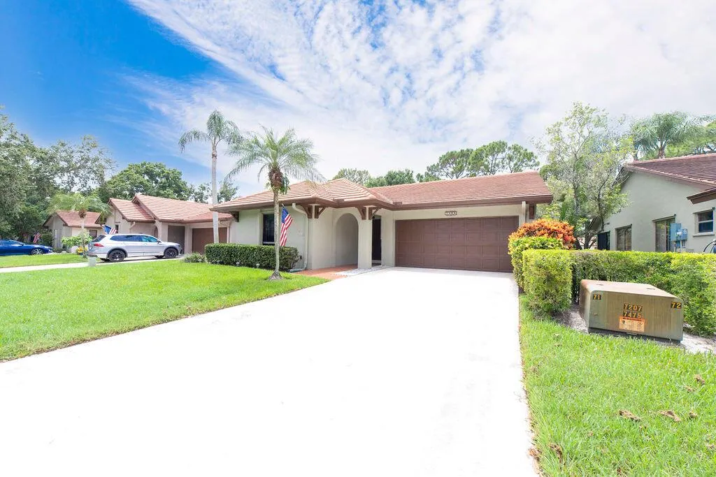 2784 SW Willowood Circle