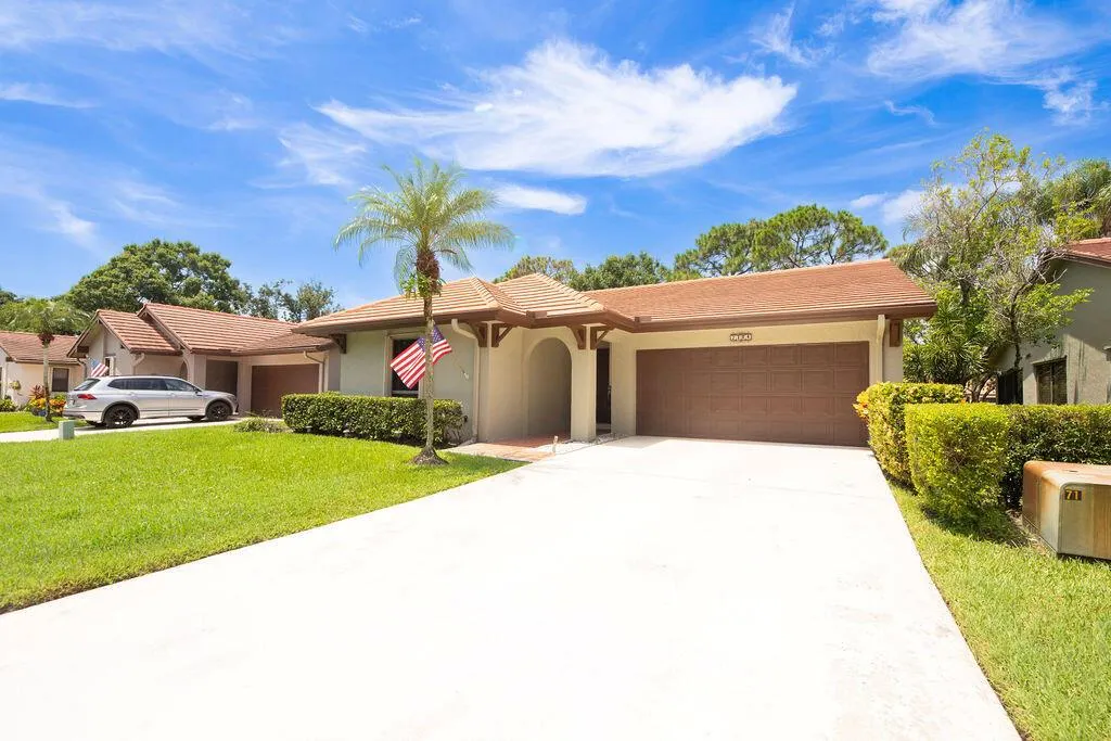 2784 SW Willowood Circle