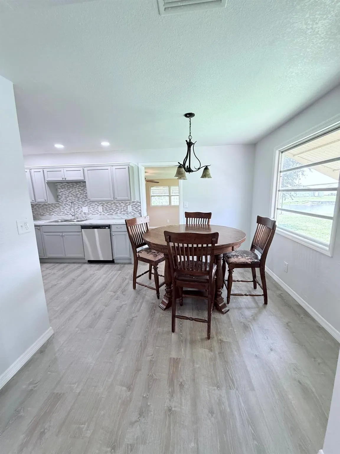 1025 Ash Circle