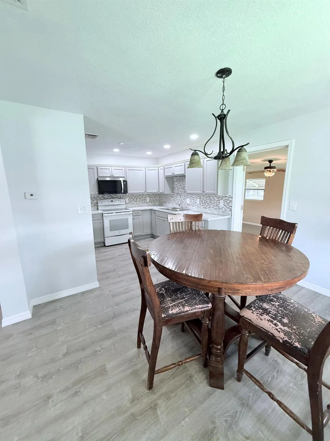 1025 Ash Circle