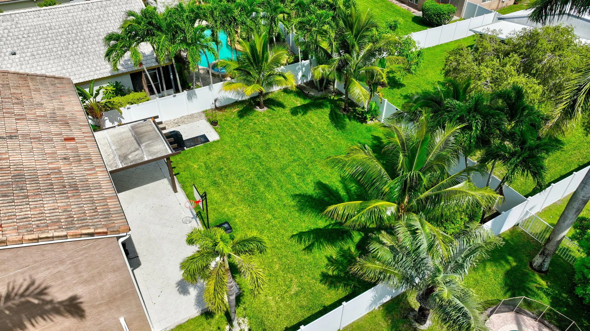 4551 NW 7th Street