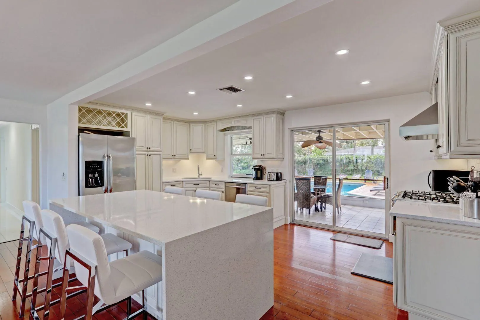 7115 Venetian Way