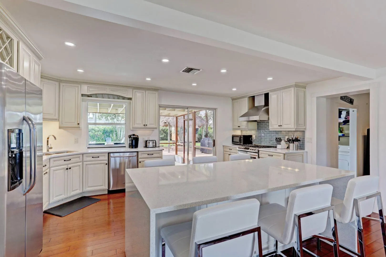 7115 Venetian Way