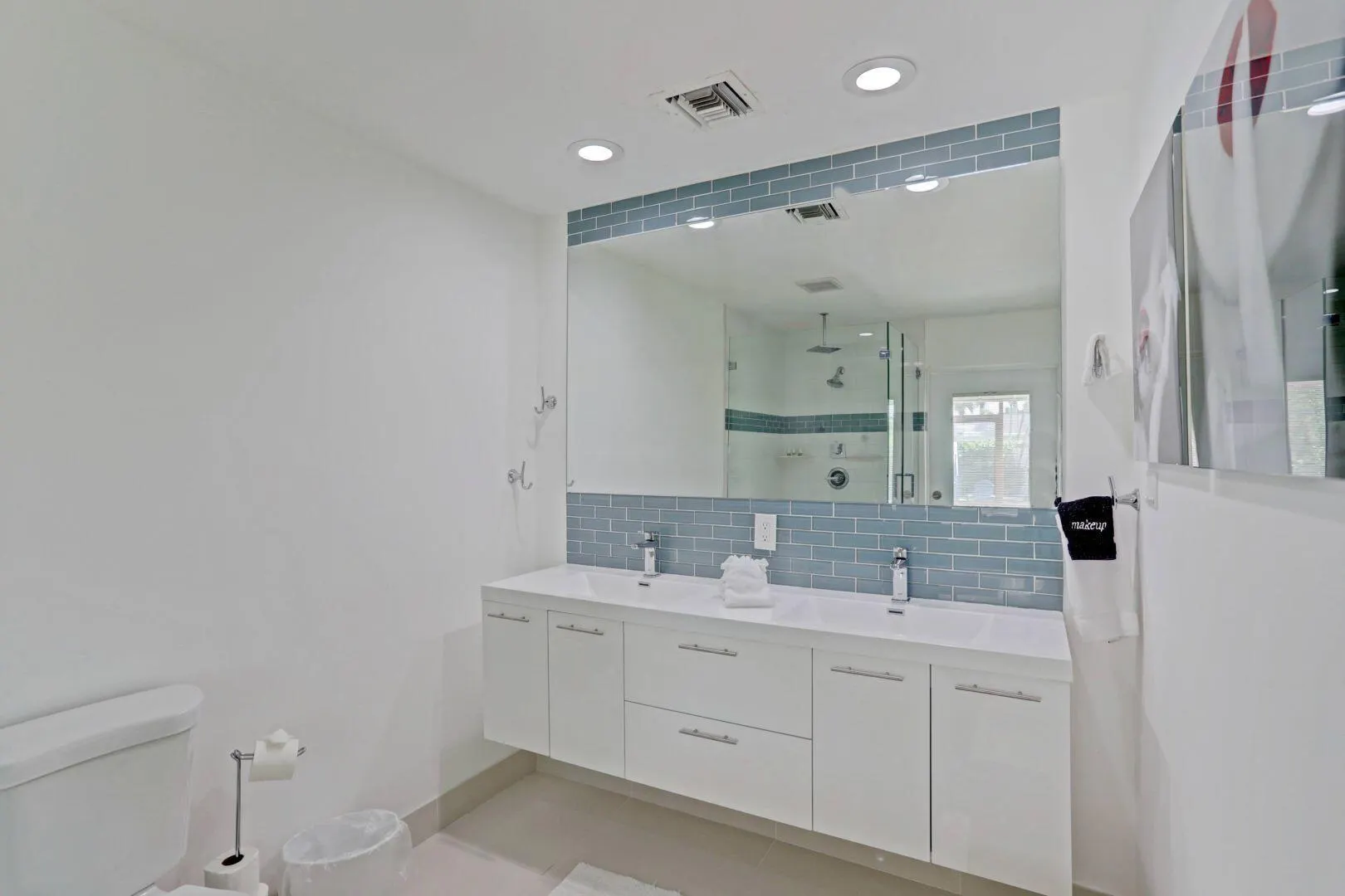 7115 Venetian Way