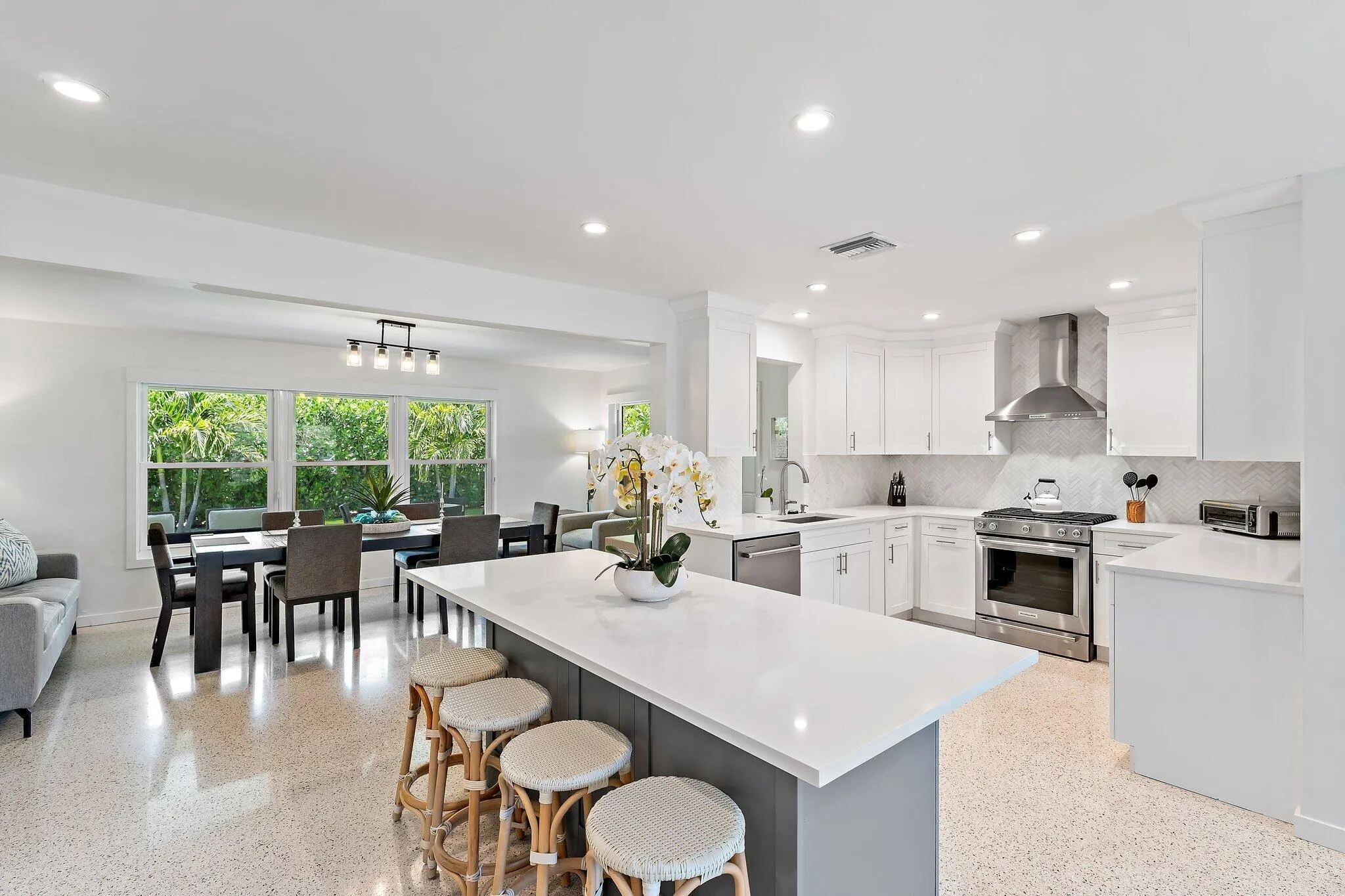 2449 Palm Road