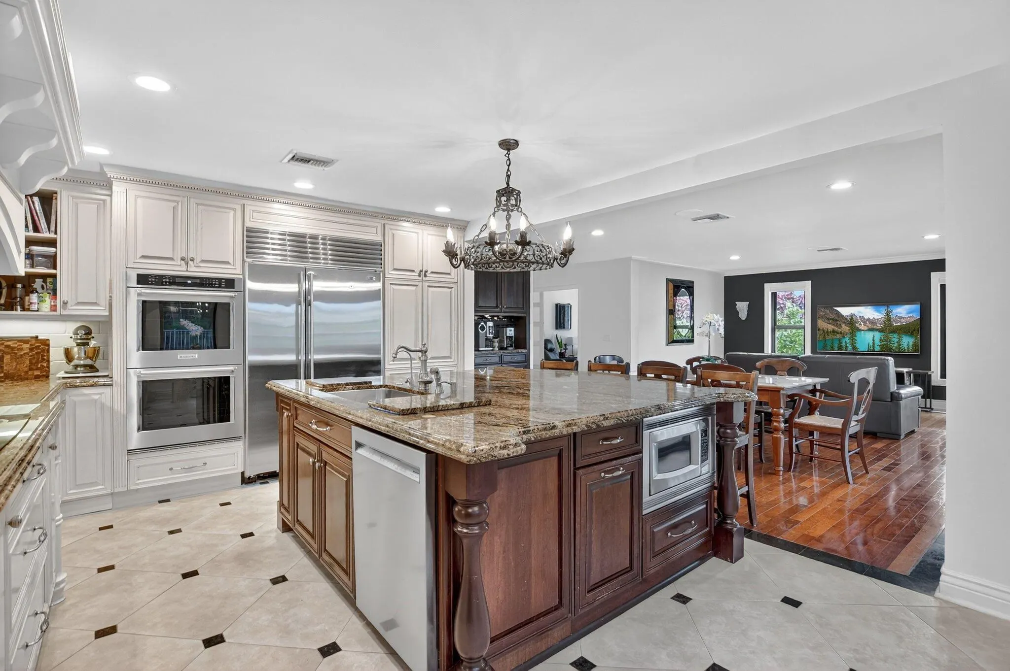 10798 Seacliff Circle