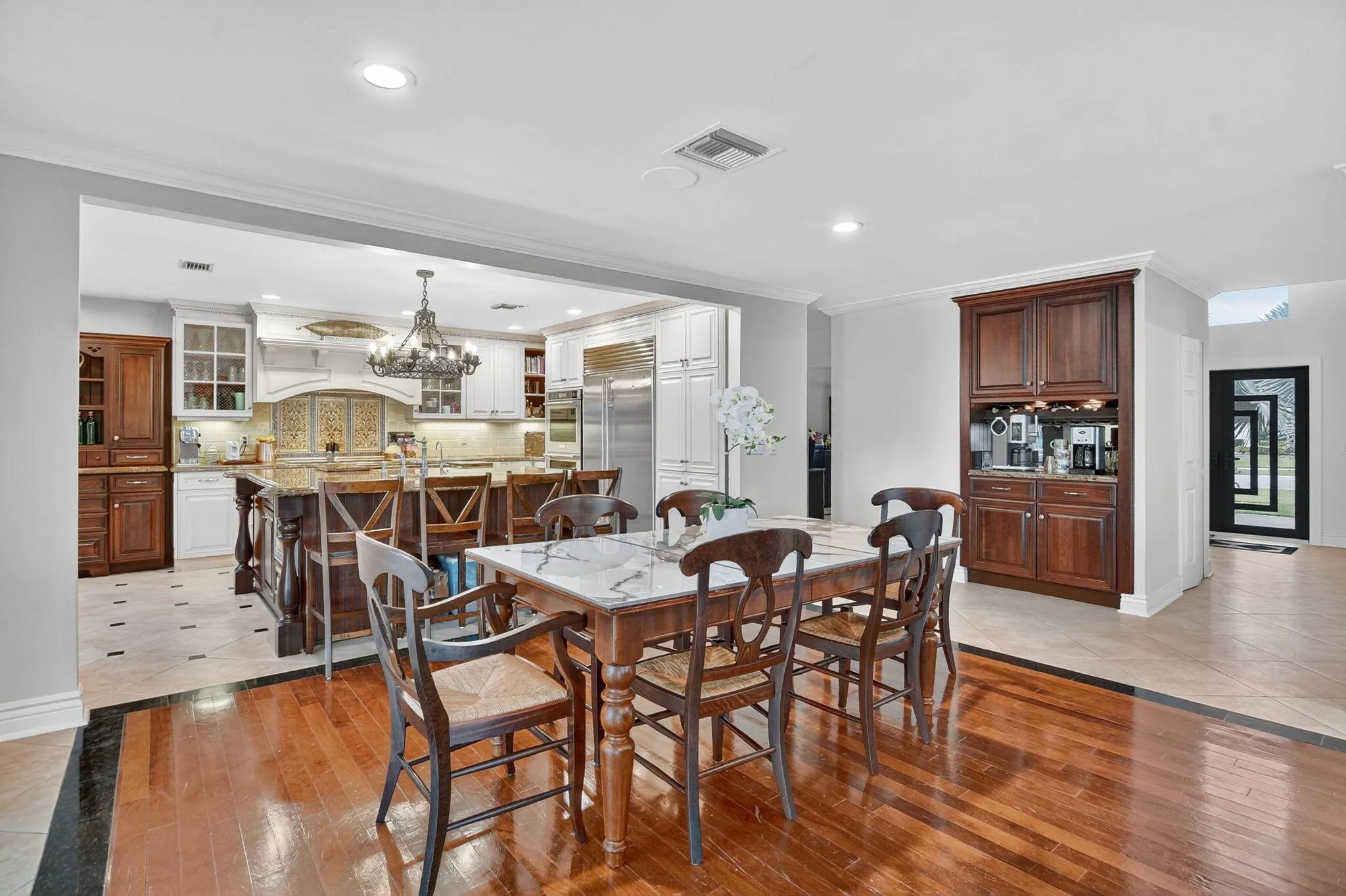 10798 Seacliff Circle
