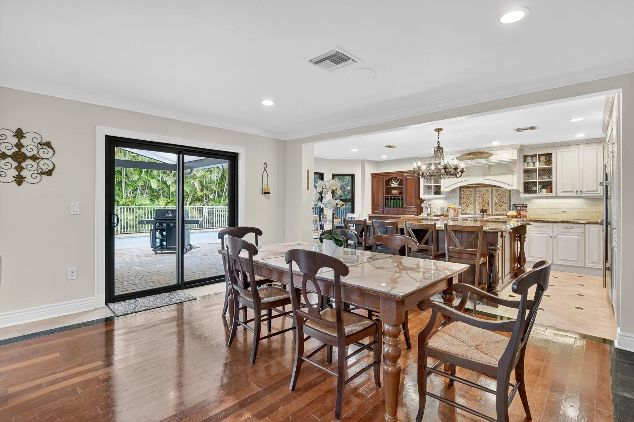 10798 Seacliff Circle