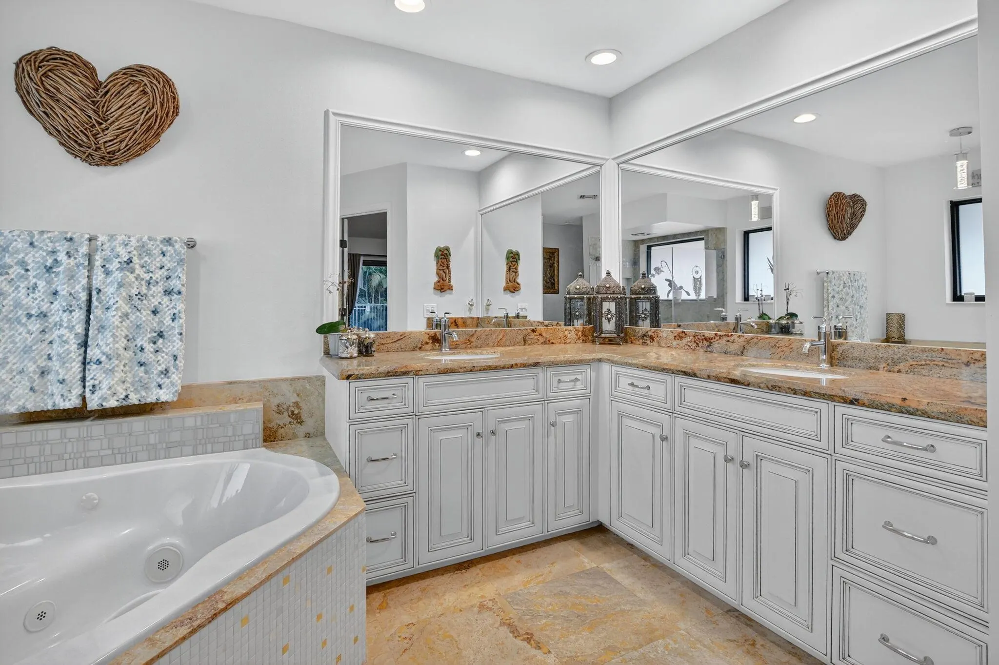 10798 Seacliff Circle