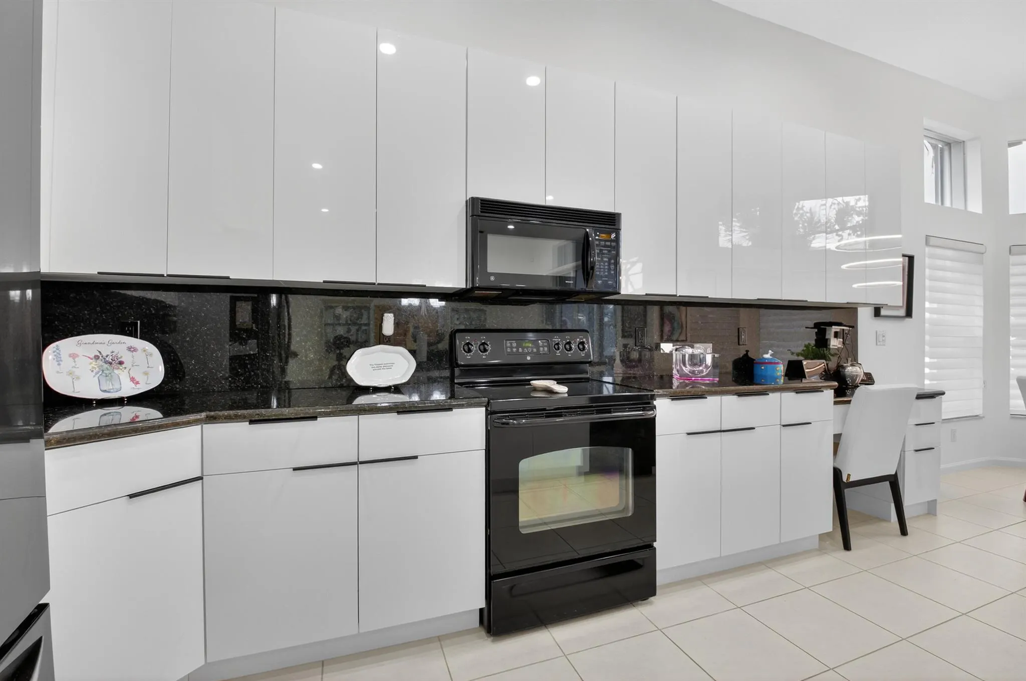 7236 Maple Ridge Trail