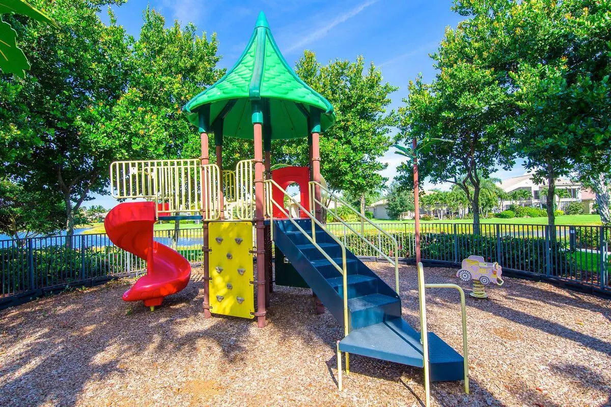 7236 Maple Ridge Trail