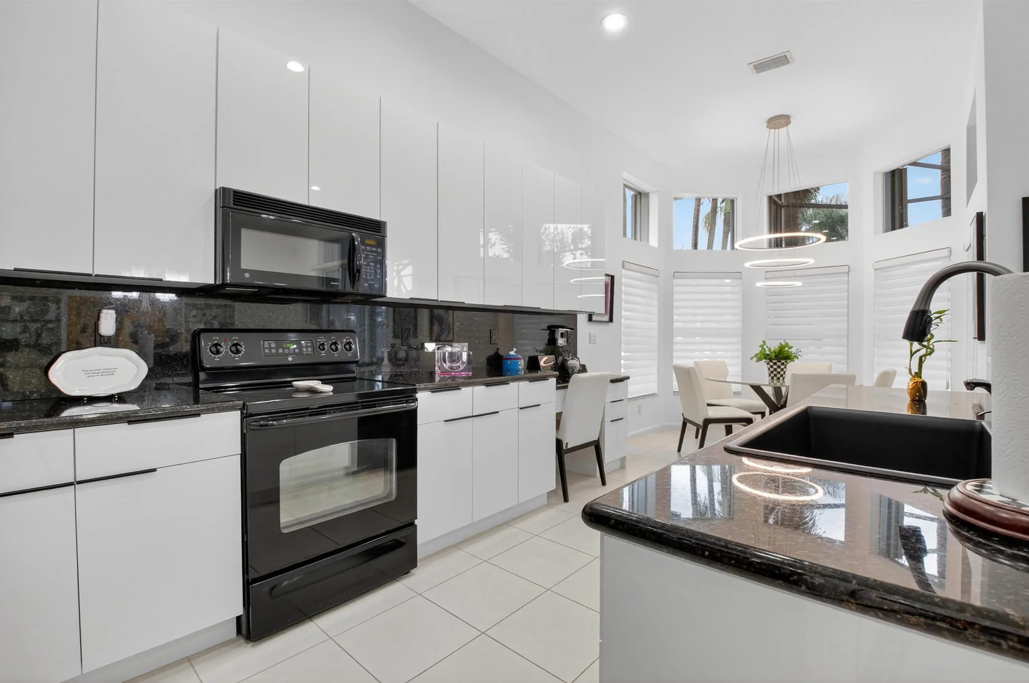 7236 Maple Ridge Trail