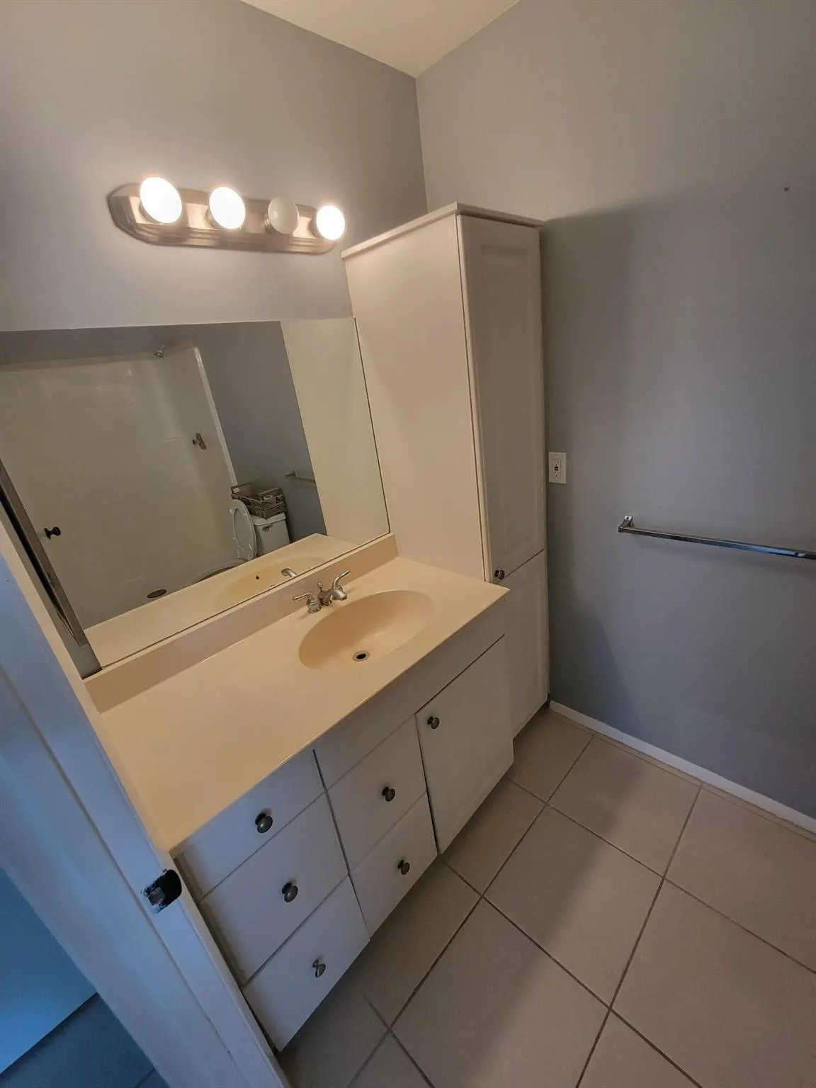 3904 NW Cinnamon Tree Circle