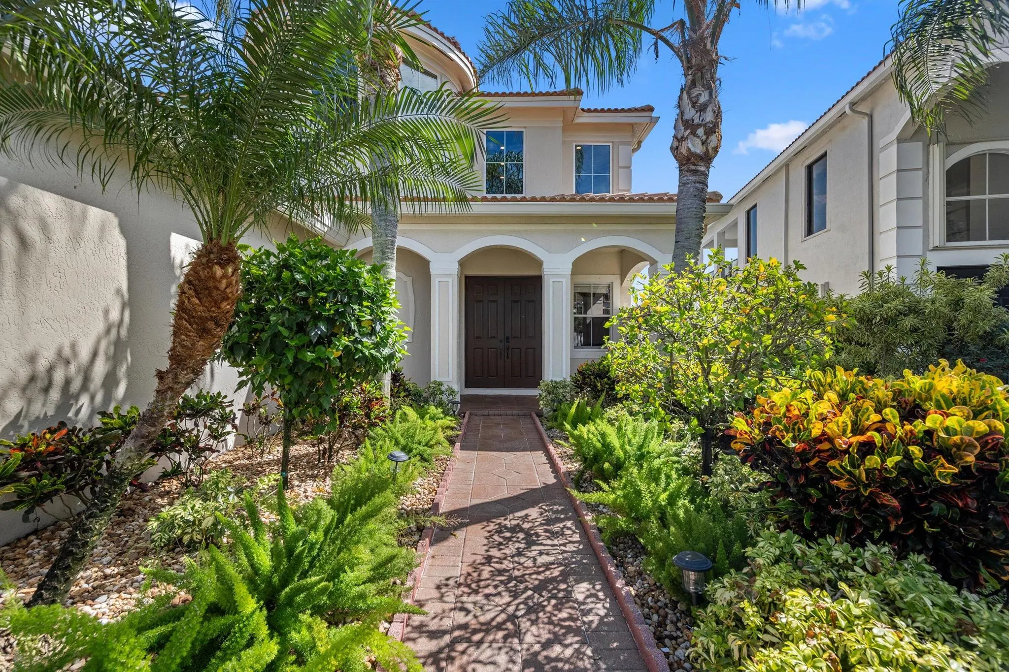 10638 Old Hammock Way