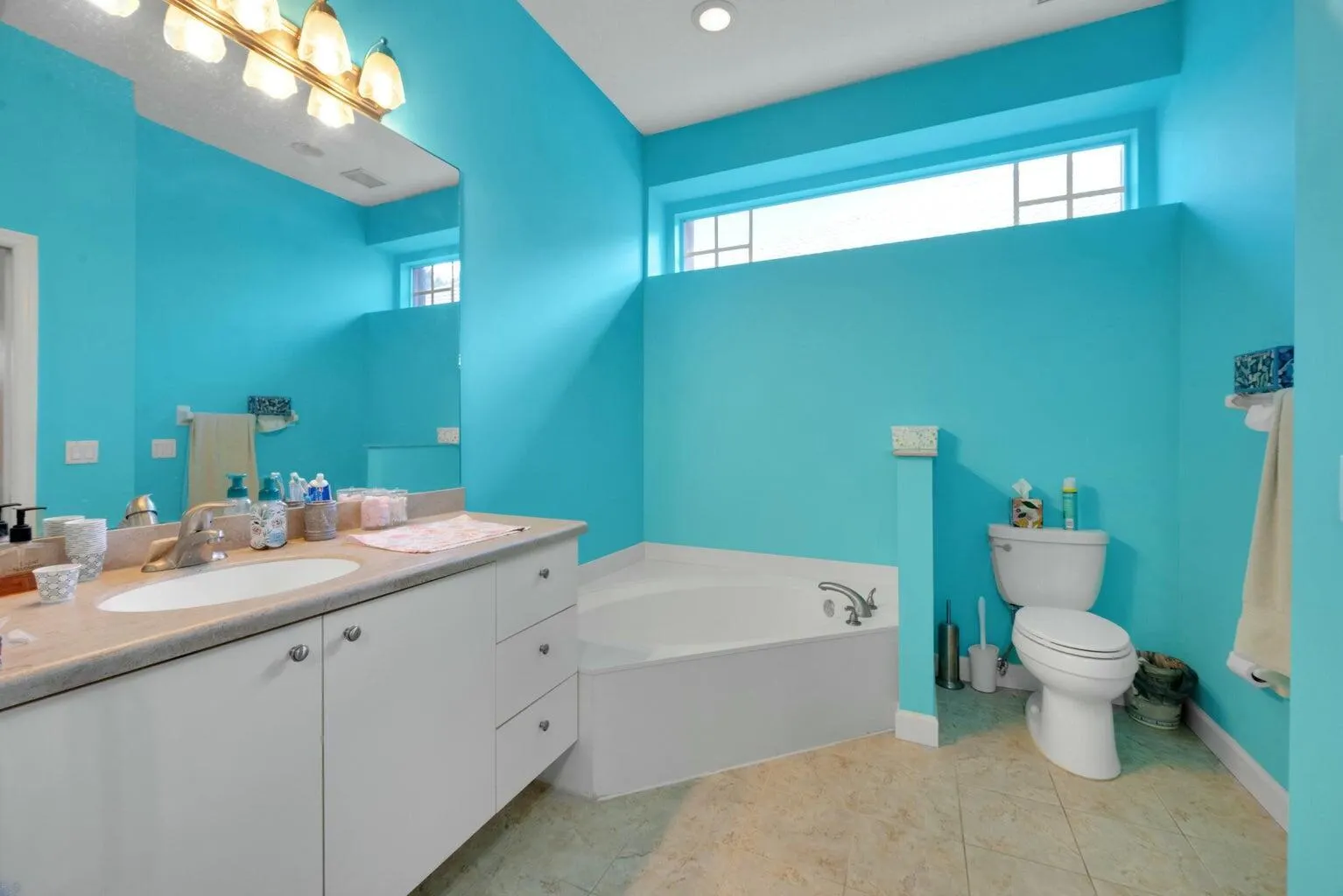 422 SW Horseshoe Bay