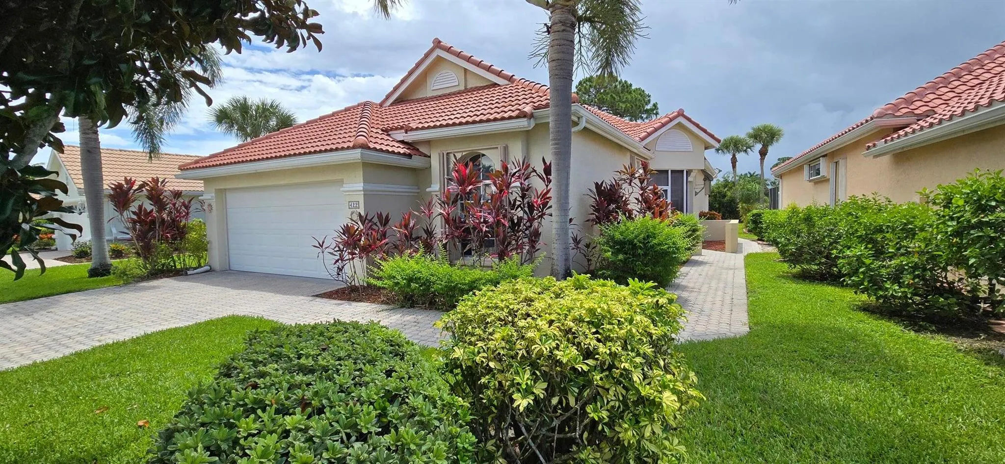 422 SW Horseshoe Bay