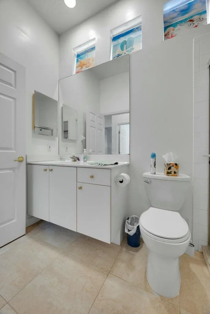 422 SW Horseshoe Bay