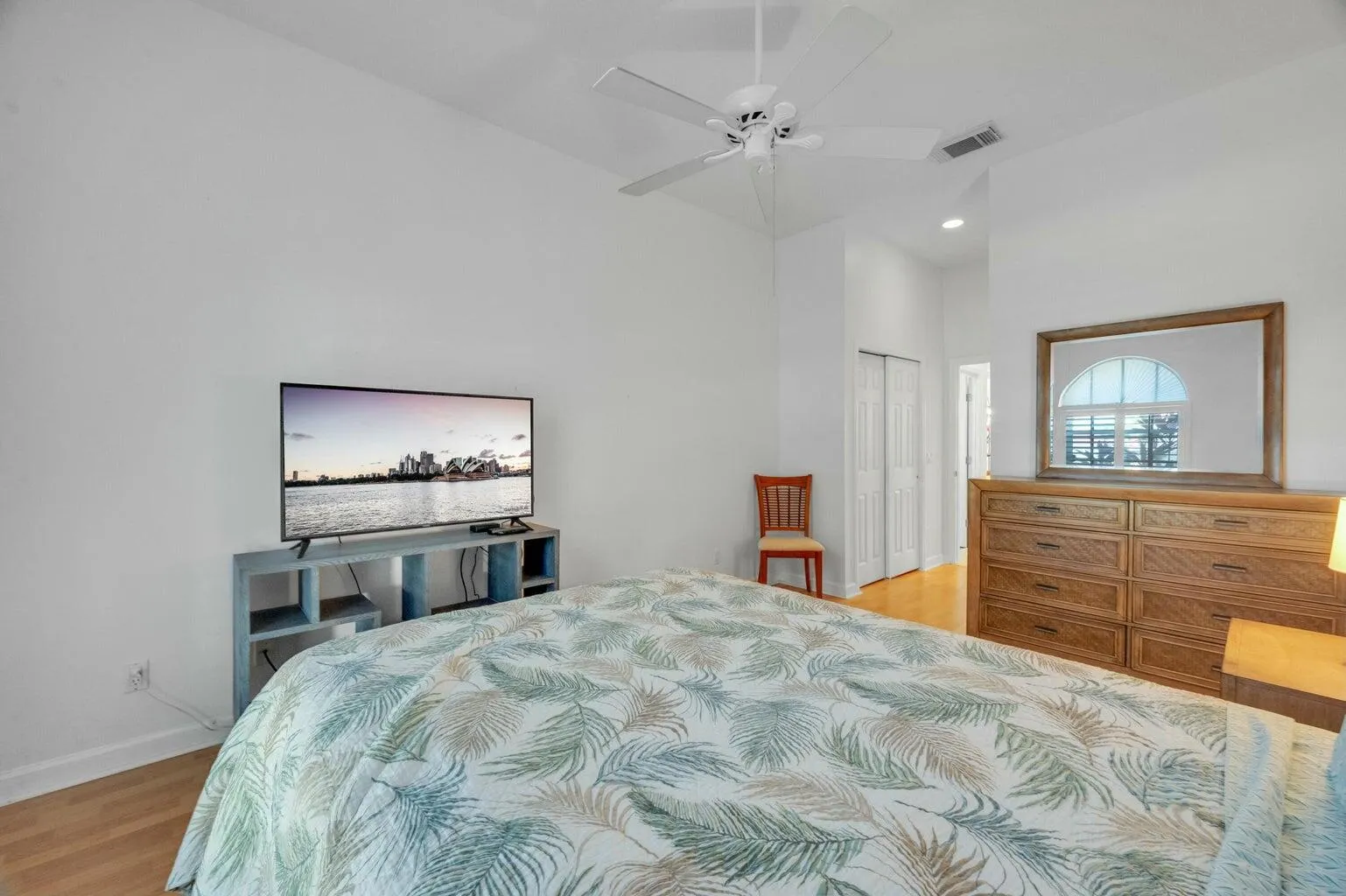 422 SW Horseshoe Bay