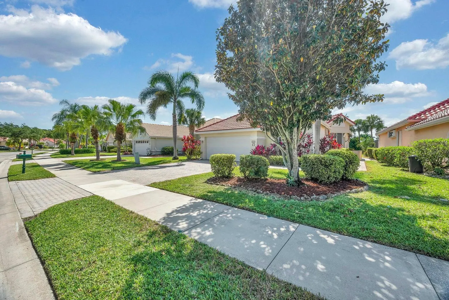422 SW Horseshoe Bay