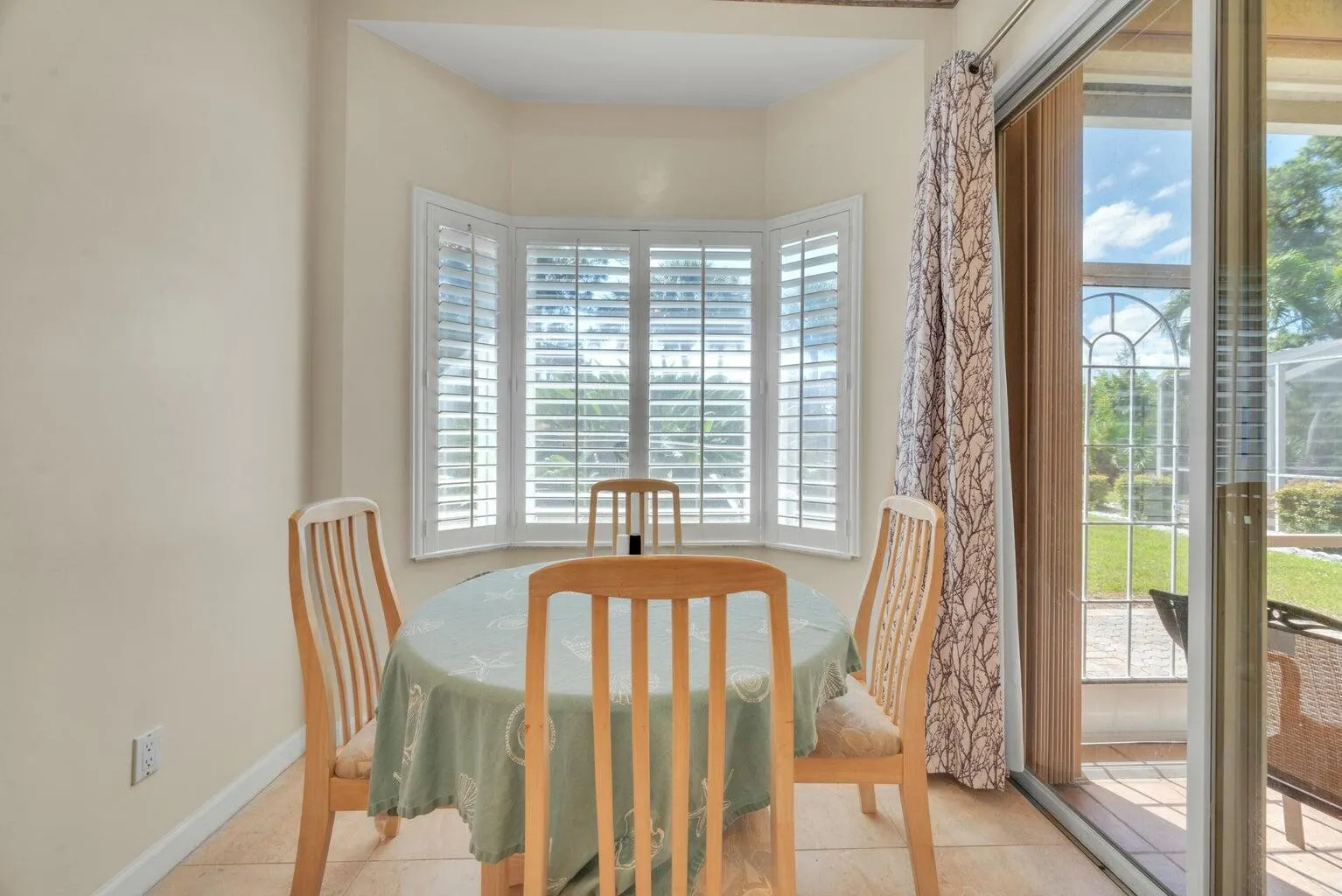 422 SW Horseshoe Bay