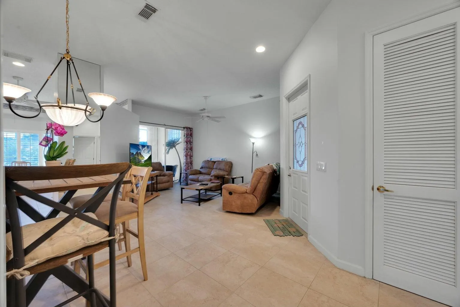 422 SW Horseshoe Bay
