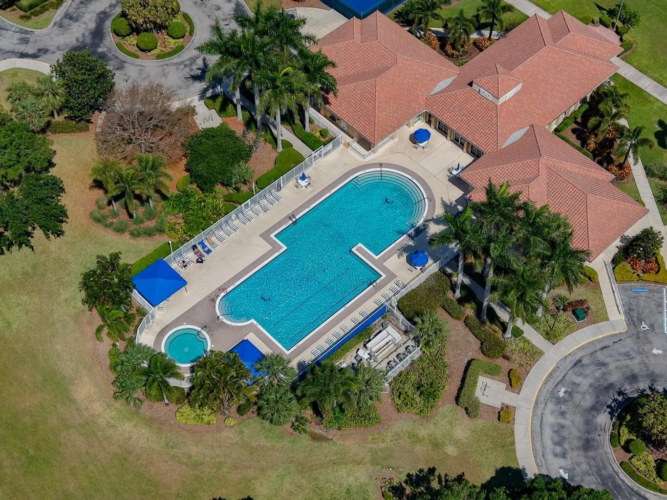 422 SW Horseshoe Bay