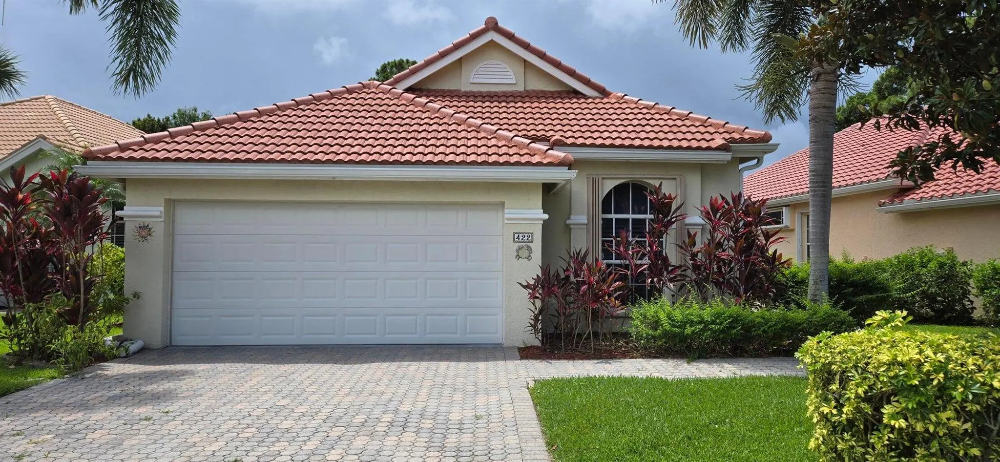 422 SW Horseshoe Bay