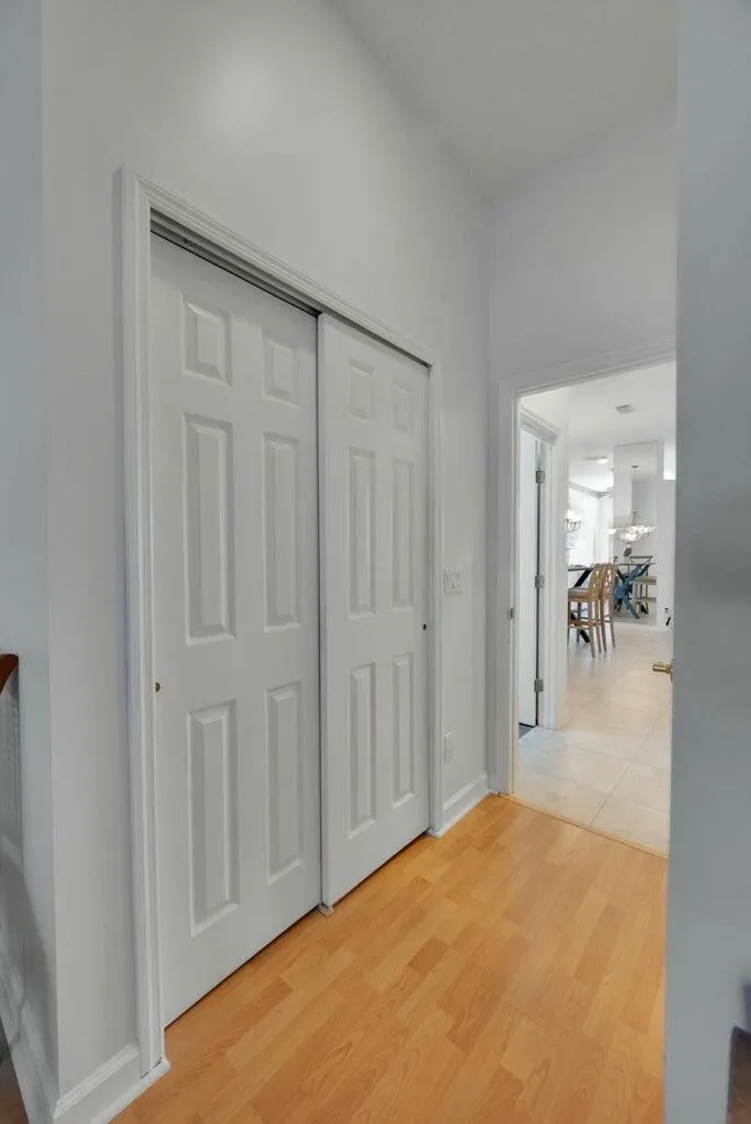 422 SW Horseshoe Bay