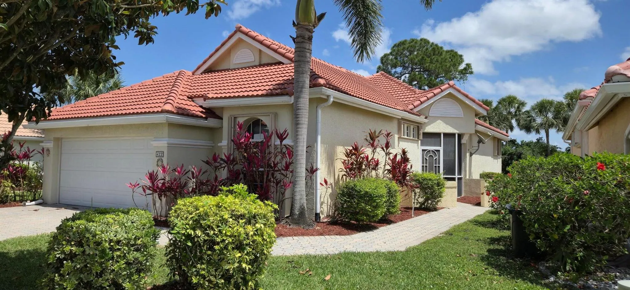 422 SW Horseshoe Bay