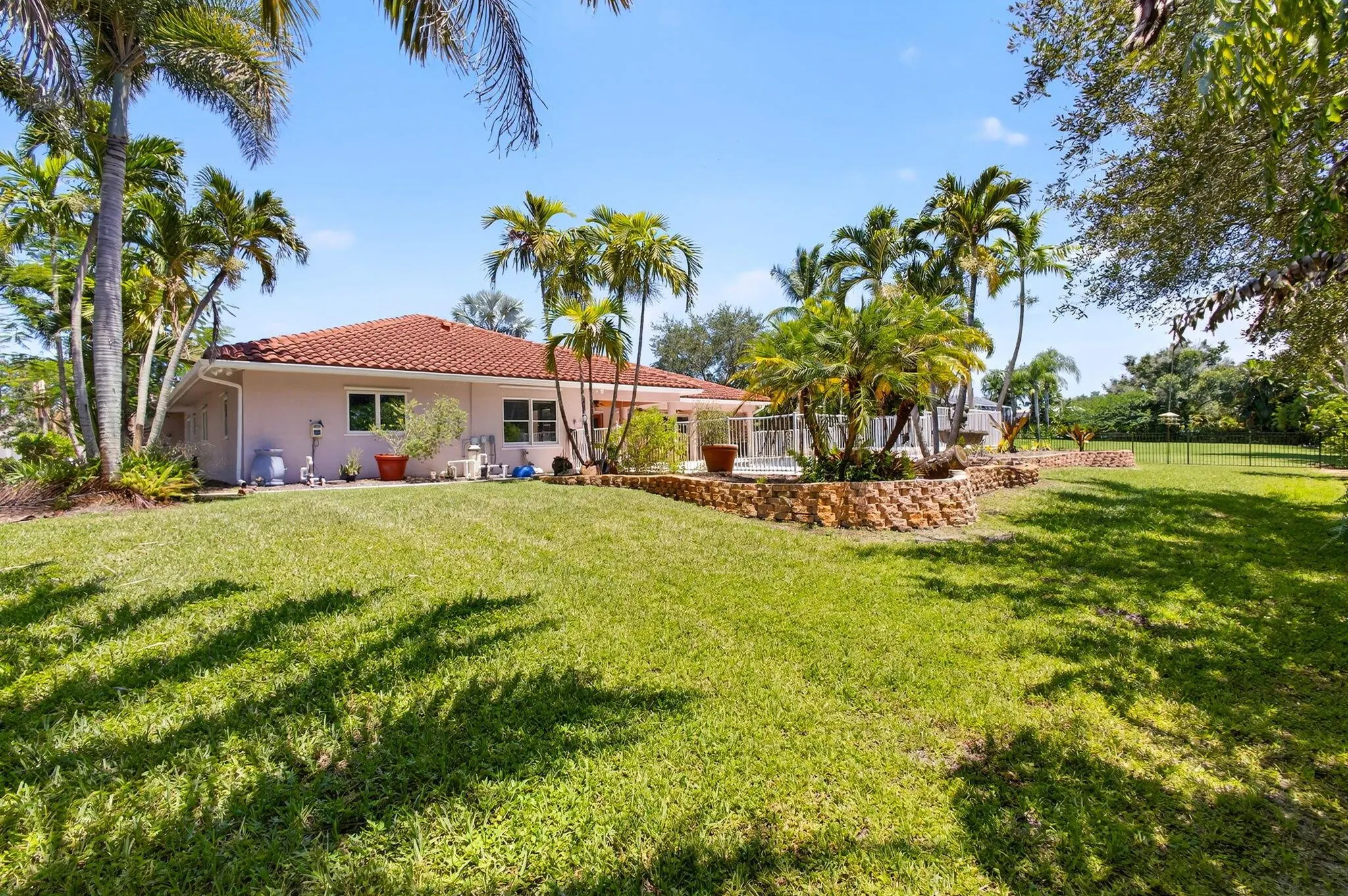 4881 SW Lake Grove Circle