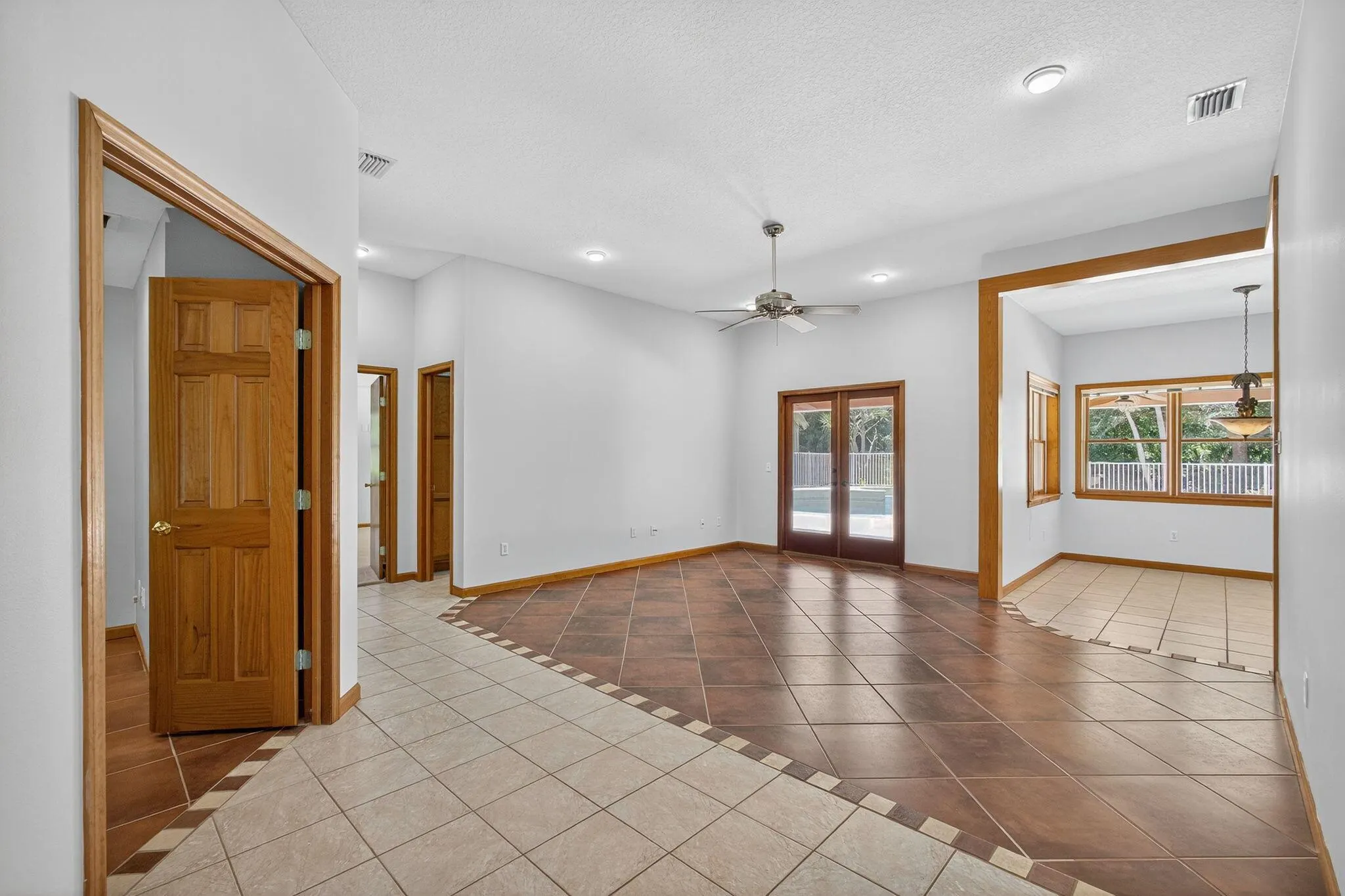 4881 SW Lake Grove Circle
